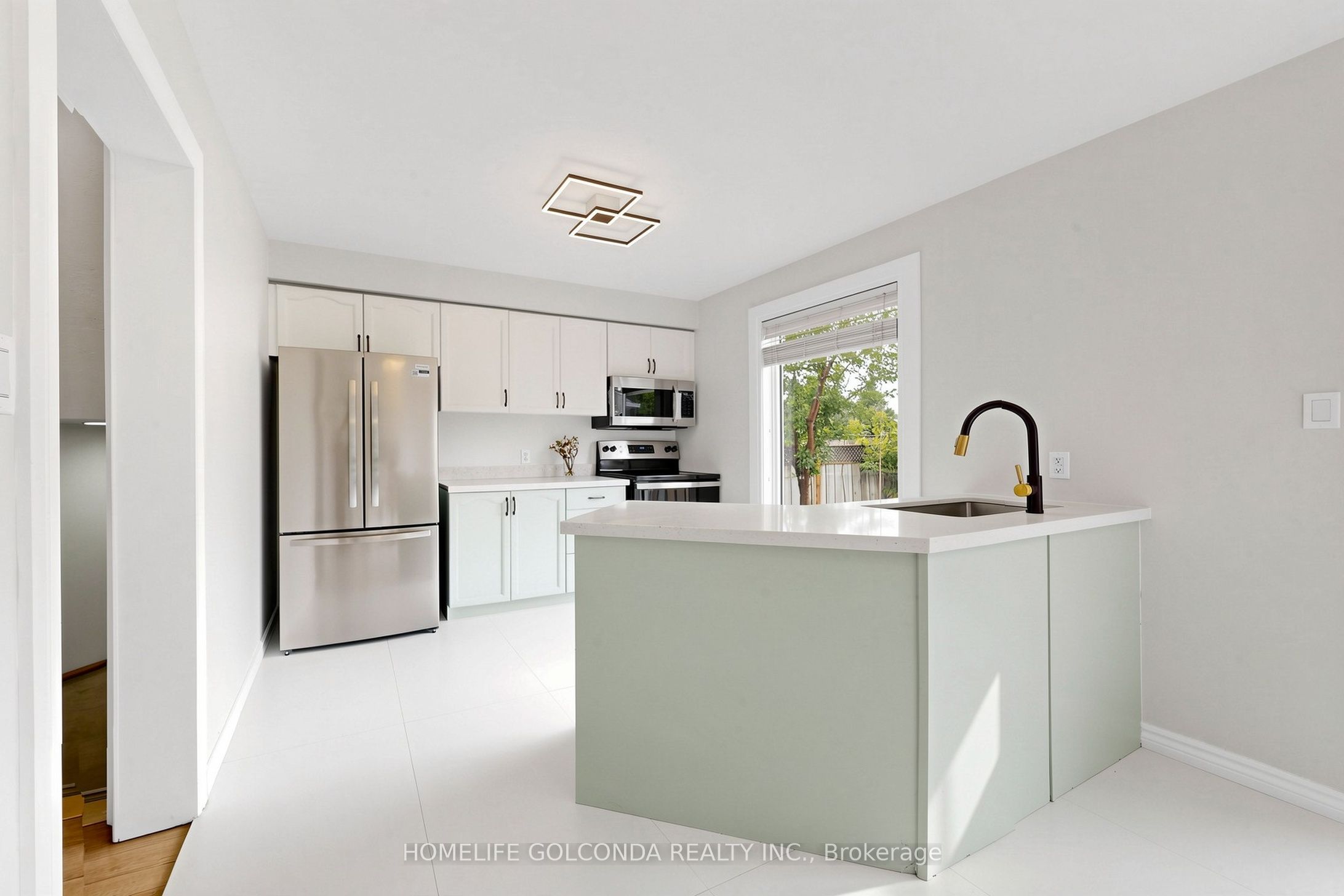 1704 Canadore Crescent Property Photo 7