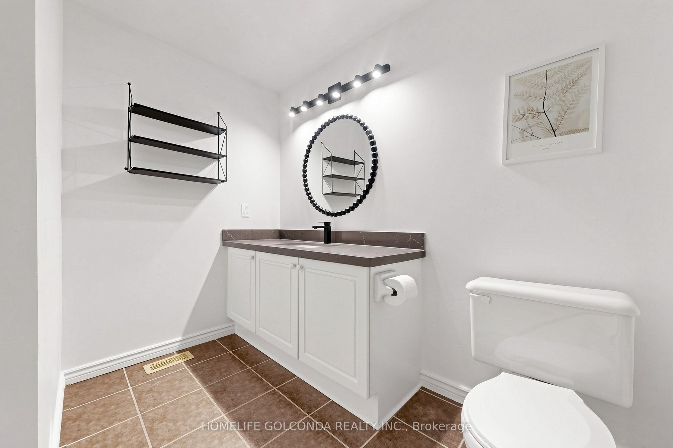 1704 Canadore Crescent Property Photo 16