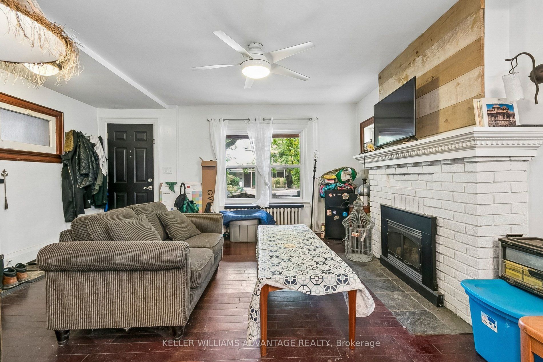 585 Woodbine Avenue Main & 2nd Property Photo 2