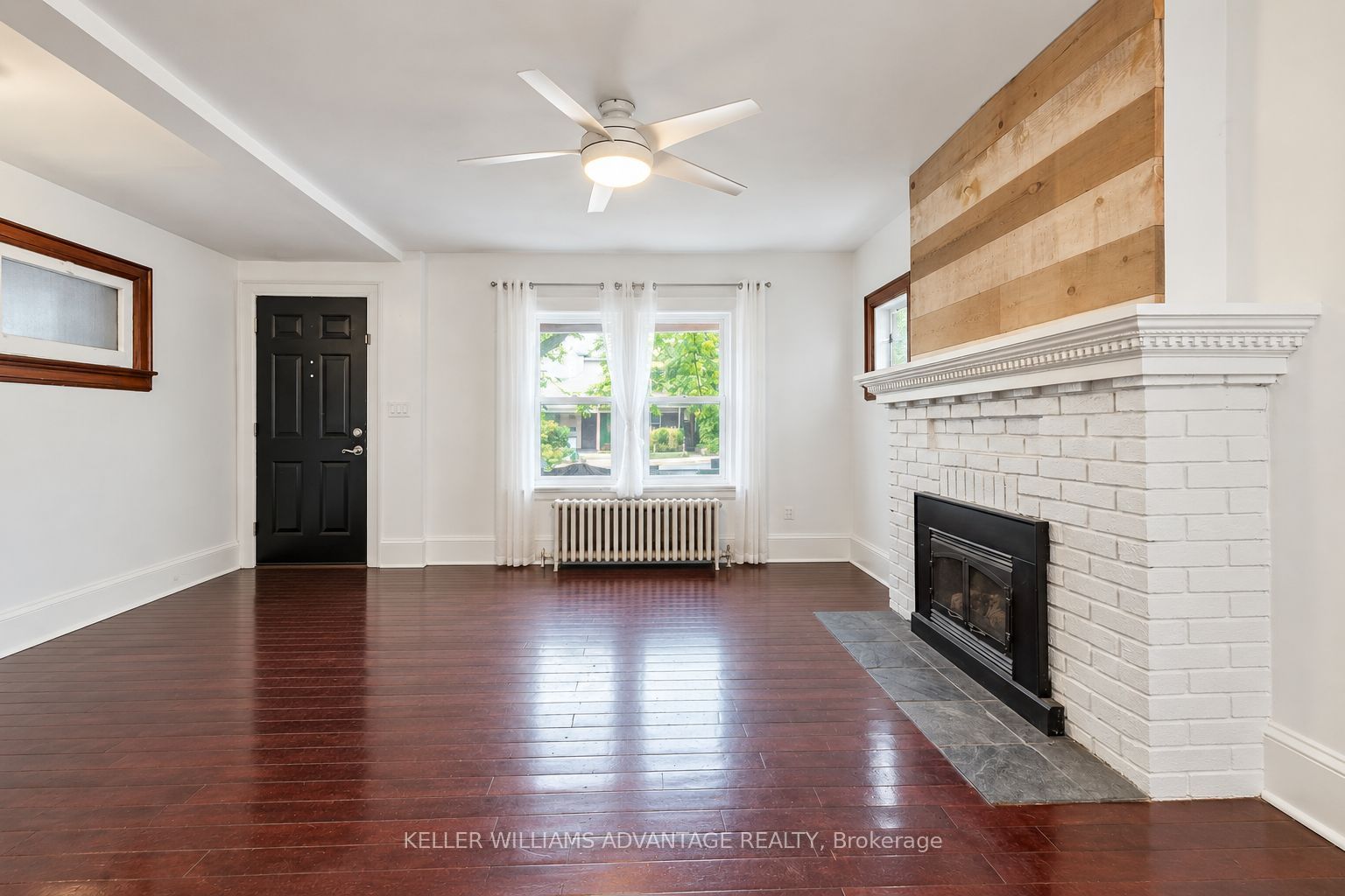 585 Woodbine Avenue Main & 2nd Property Photo 3
