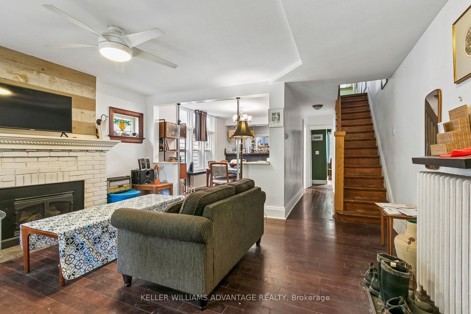 585 Woodbine Avenue Main & 2nd Property Photo 4