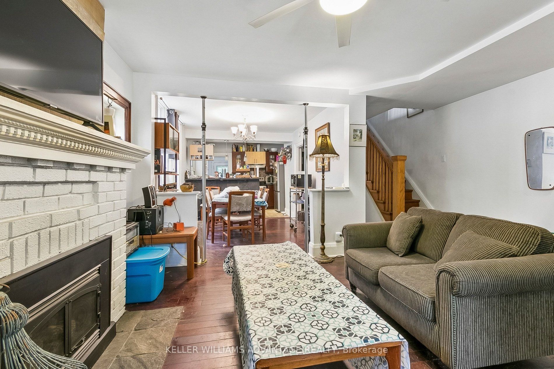 585 Woodbine Avenue Main & 2nd Property Photo 5
