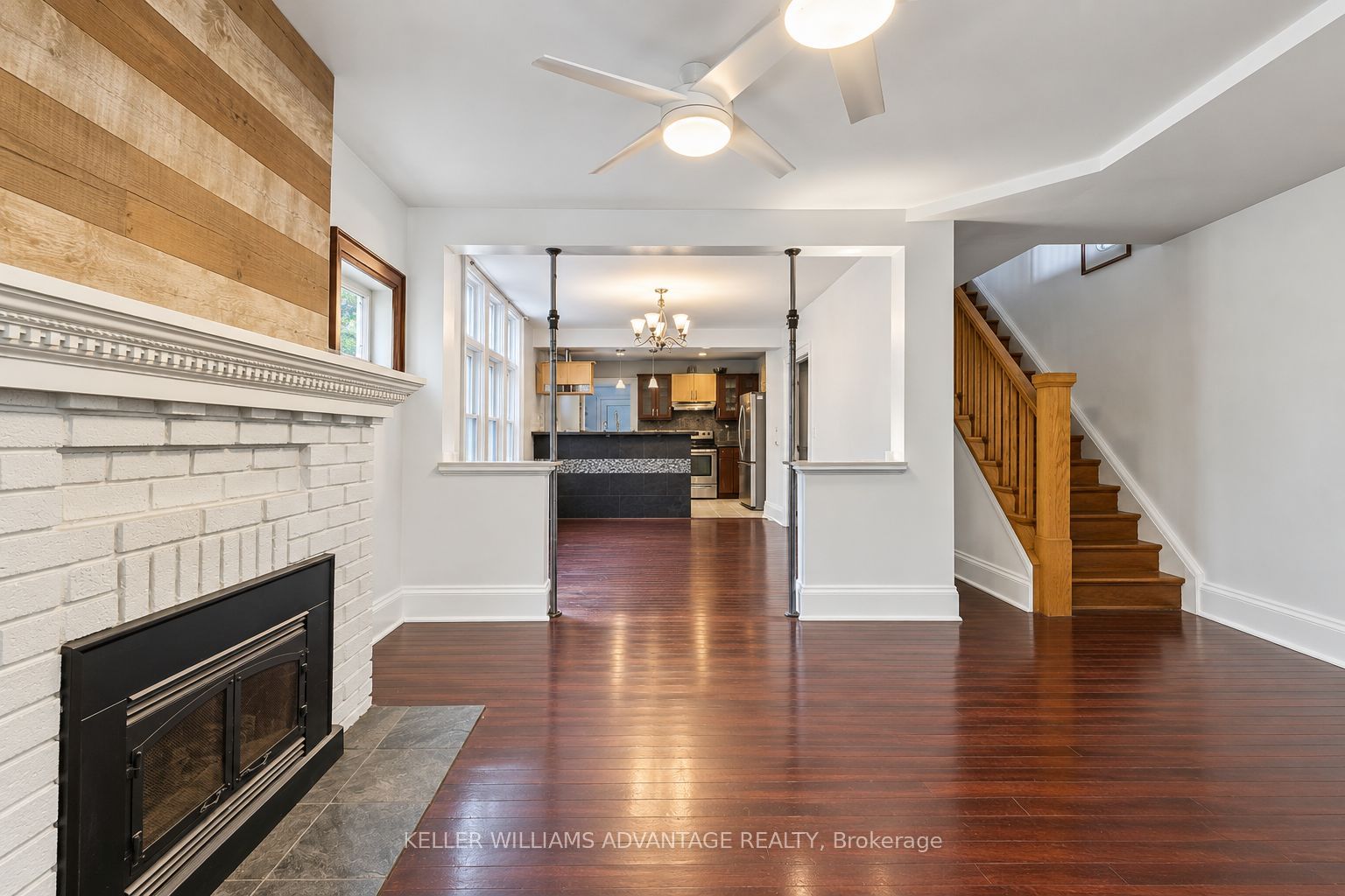 585 Woodbine Avenue Main & 2nd Property Photo 6
