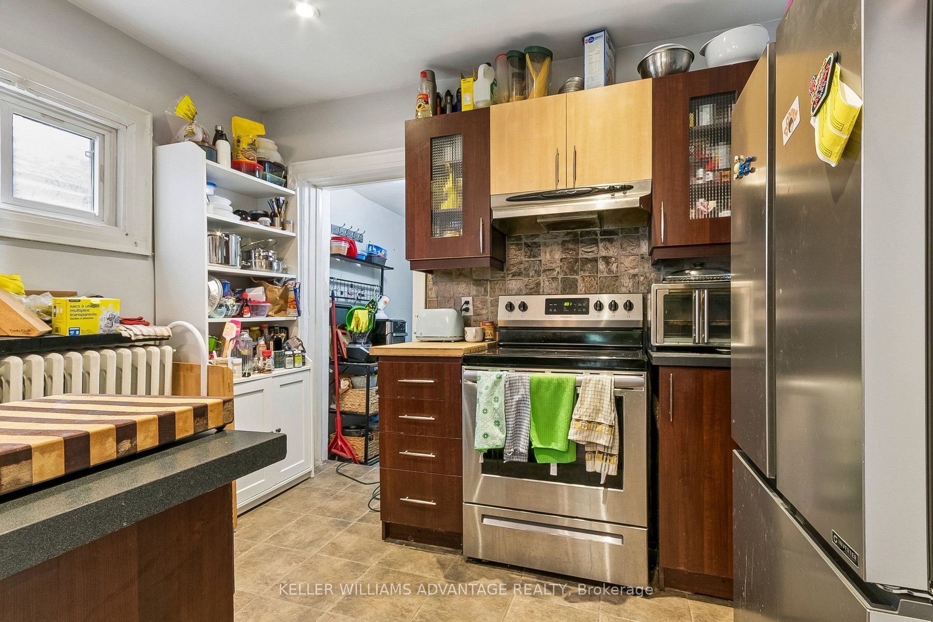 585 Woodbine Avenue Main & 2nd Property Photo 11
