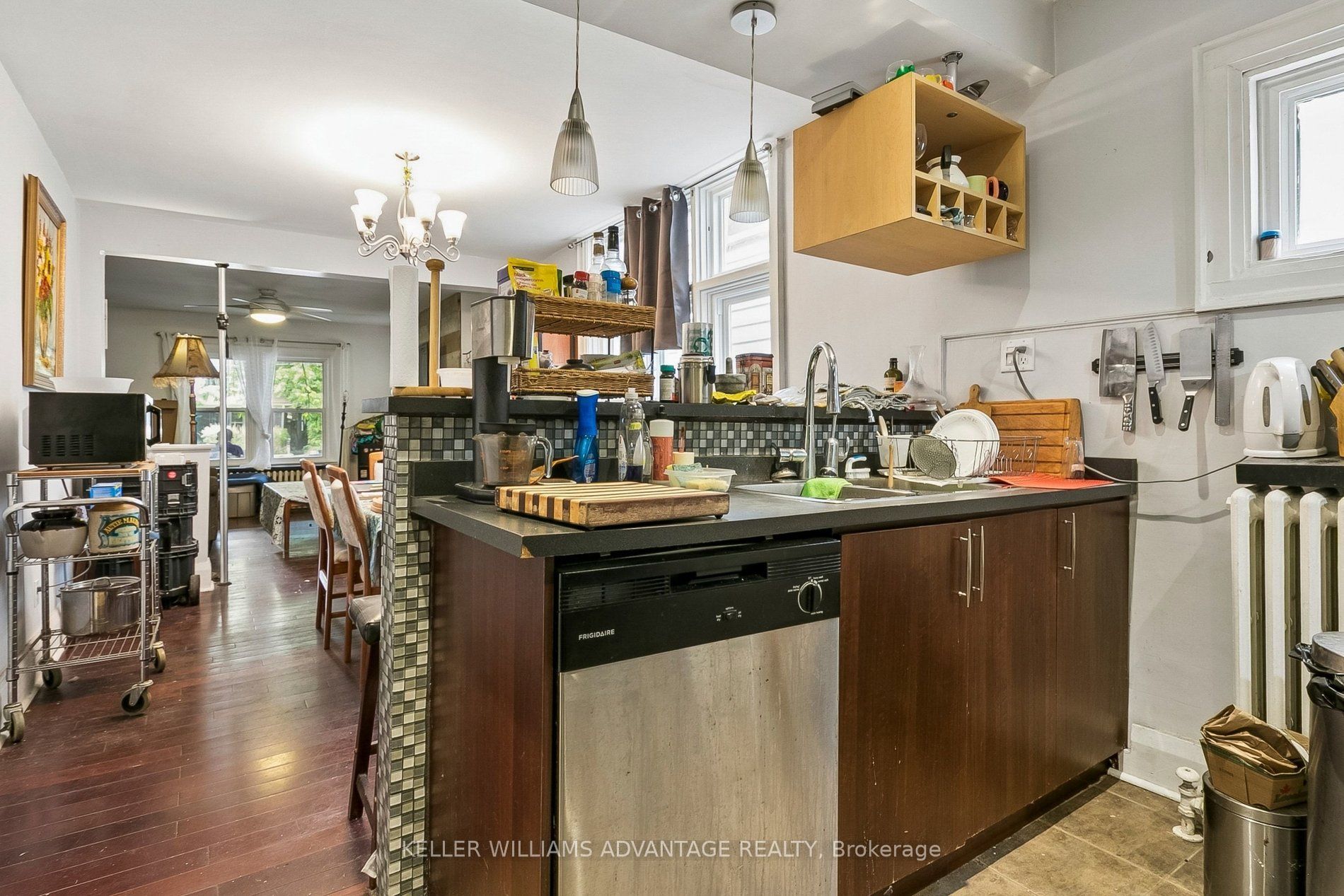 585 Woodbine Avenue Main & 2nd Property Photo 13