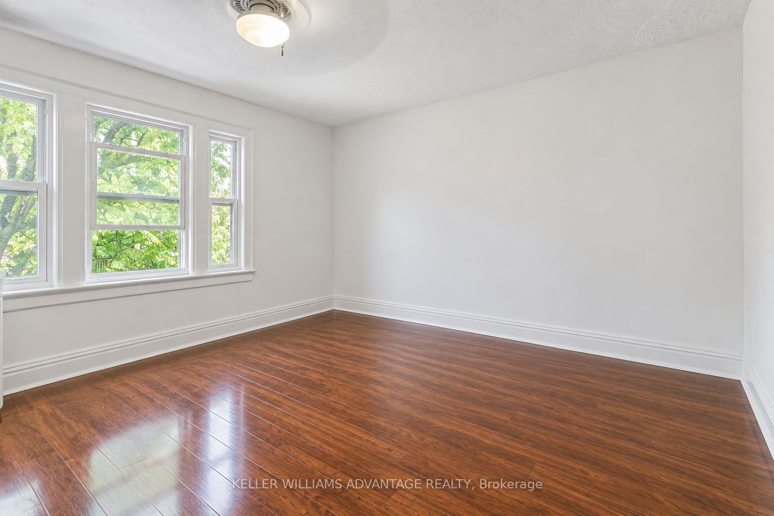 585 Woodbine Avenue Main & 2nd Property Photo 19