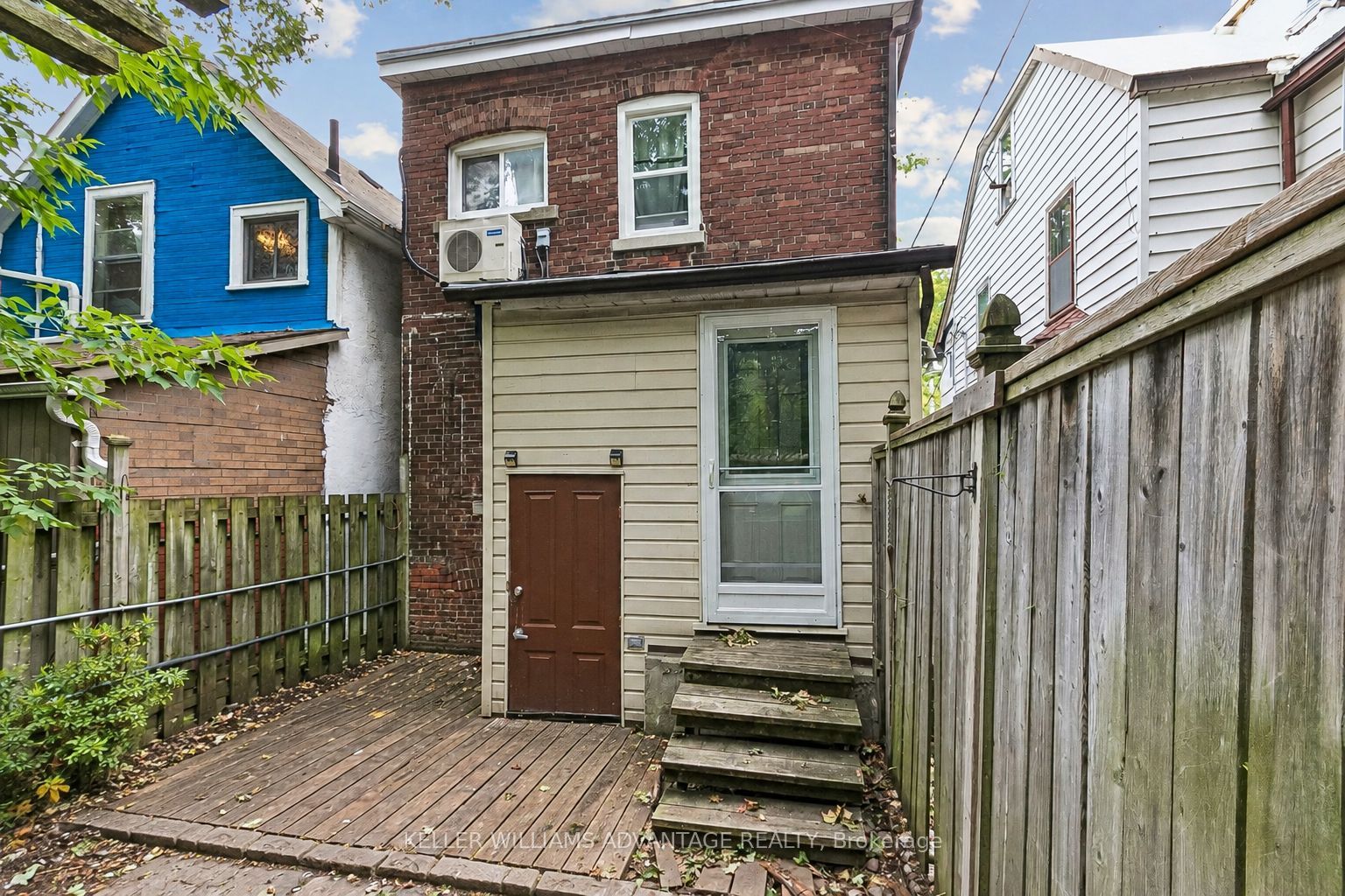 585 Woodbine Avenue Main & 2nd Property Photo 27