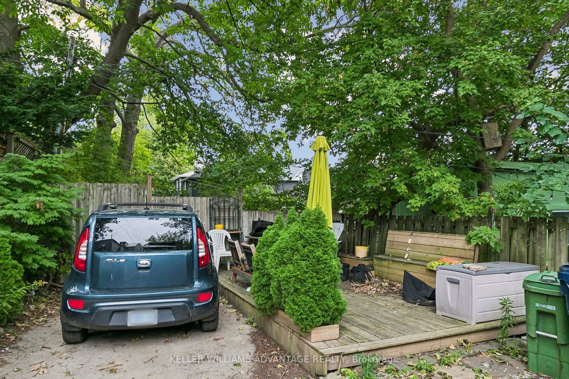 585 Woodbine Avenue Main & 2nd Property Photo 29