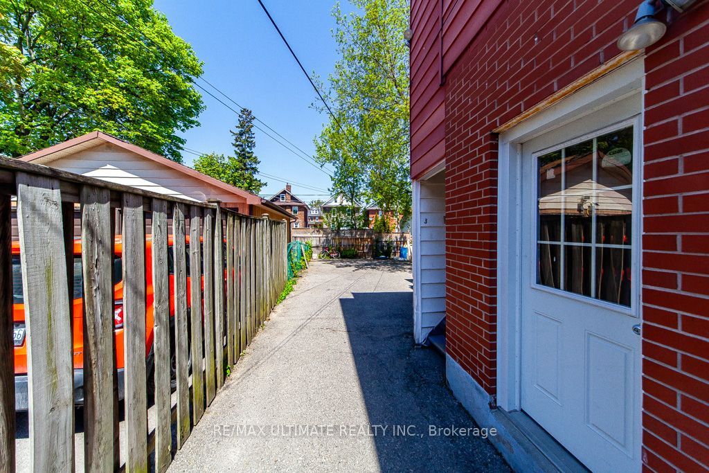 128 Elgin Street E Property Photo 43