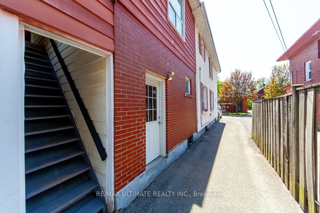 128 Elgin Street E Property Photo 44