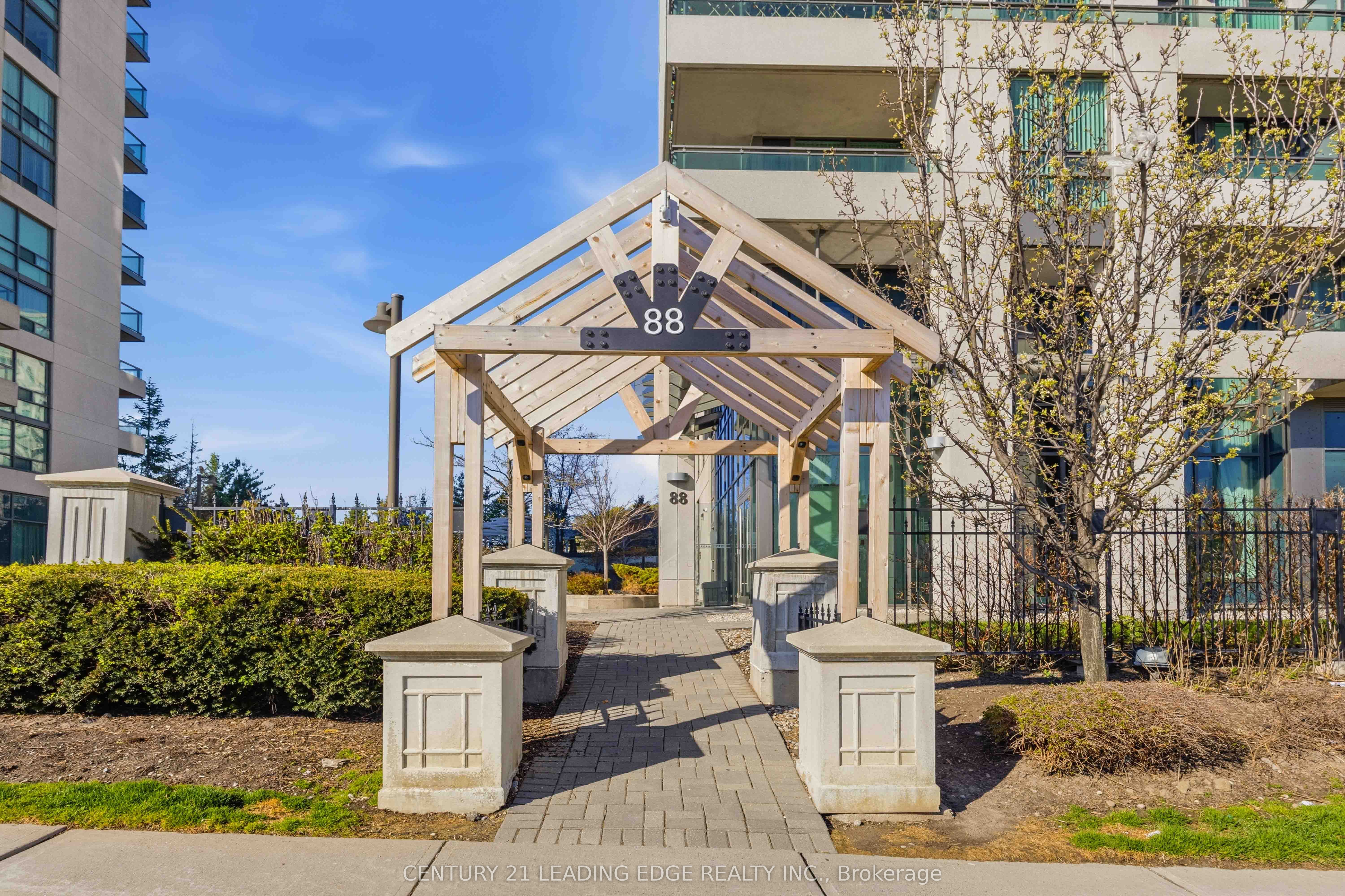 88 Grangeway Avenue 1109 Property Photo 2