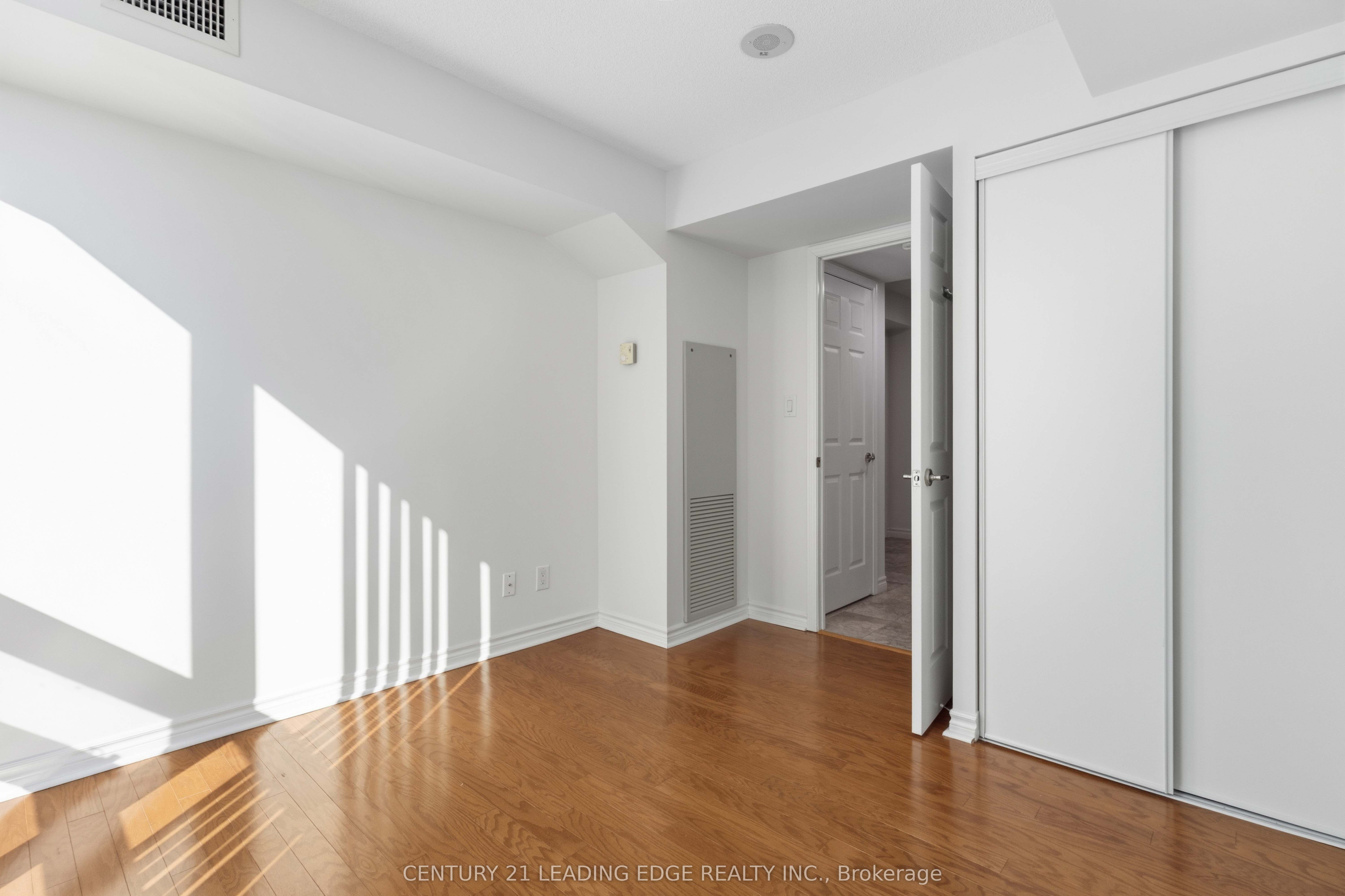 88 Grangeway Avenue 1109 Property Photo 9