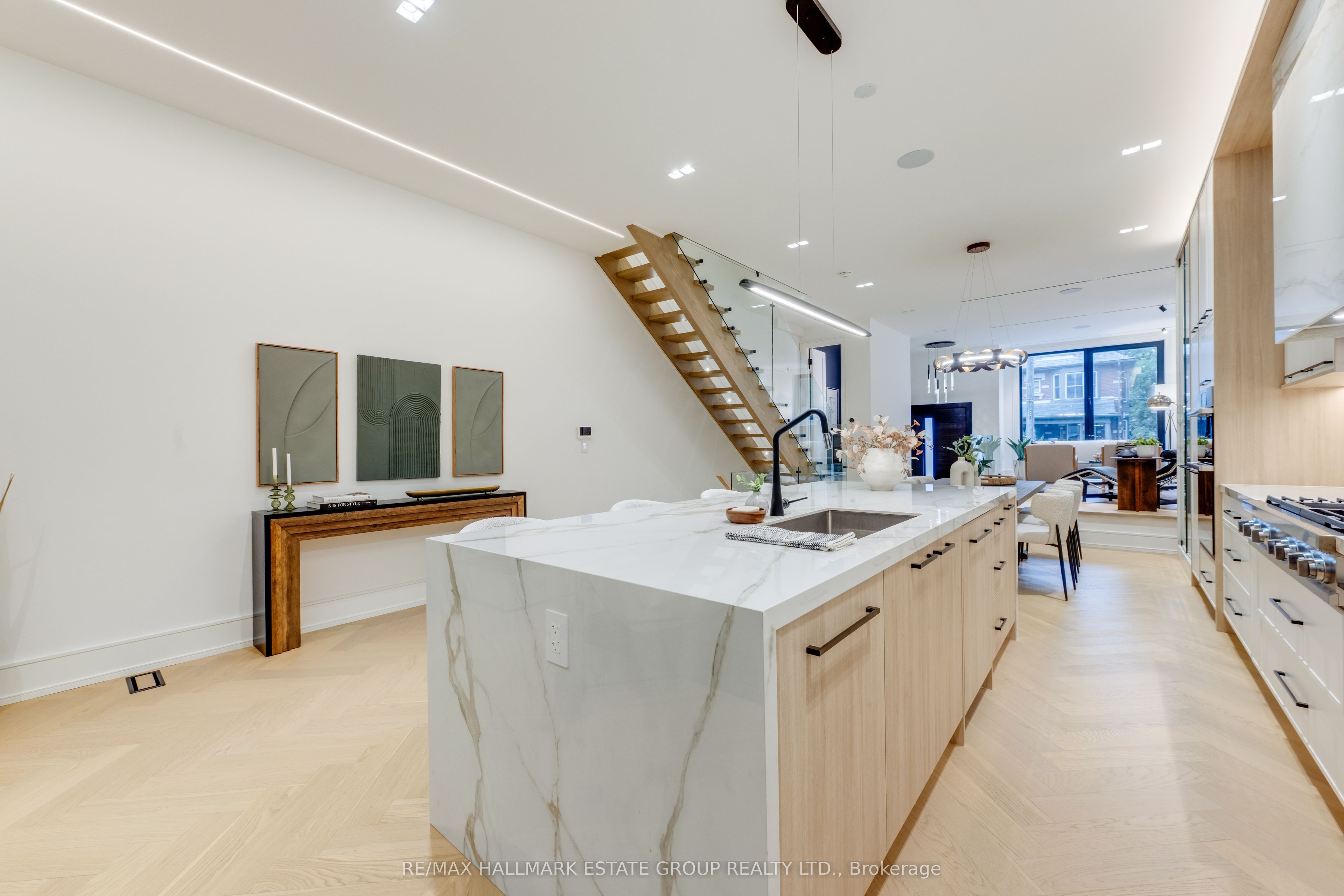 10 Wheeler Avenue Property Photo 8