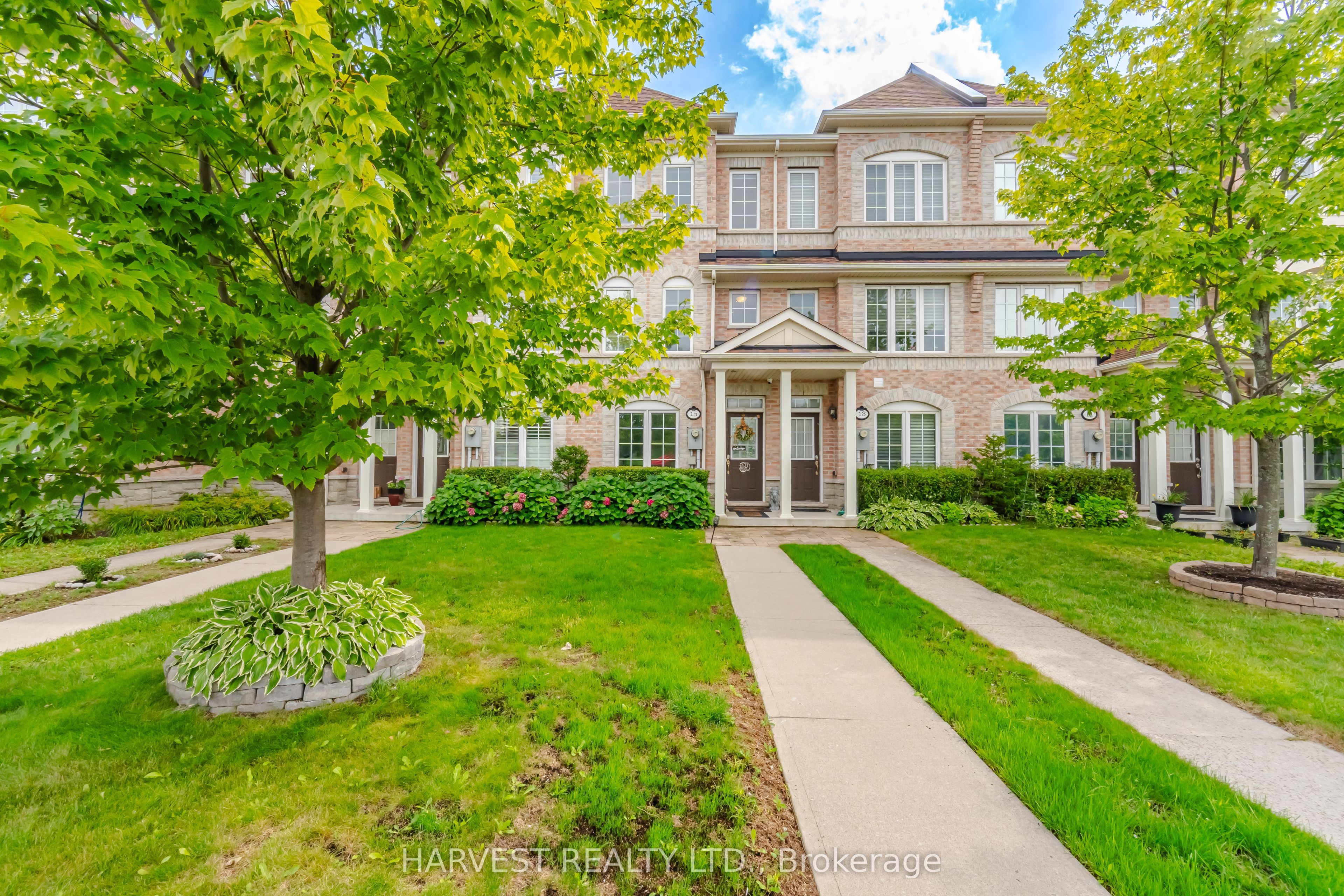 15 Moonseed Court Property Photo 3