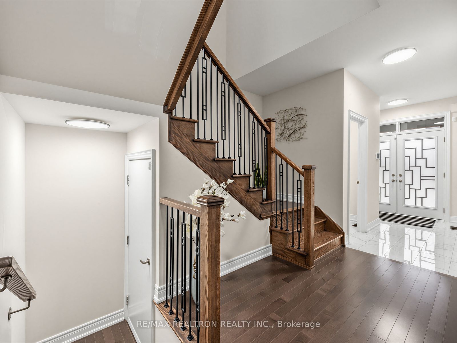 1059 Purus Path Property Photo 3