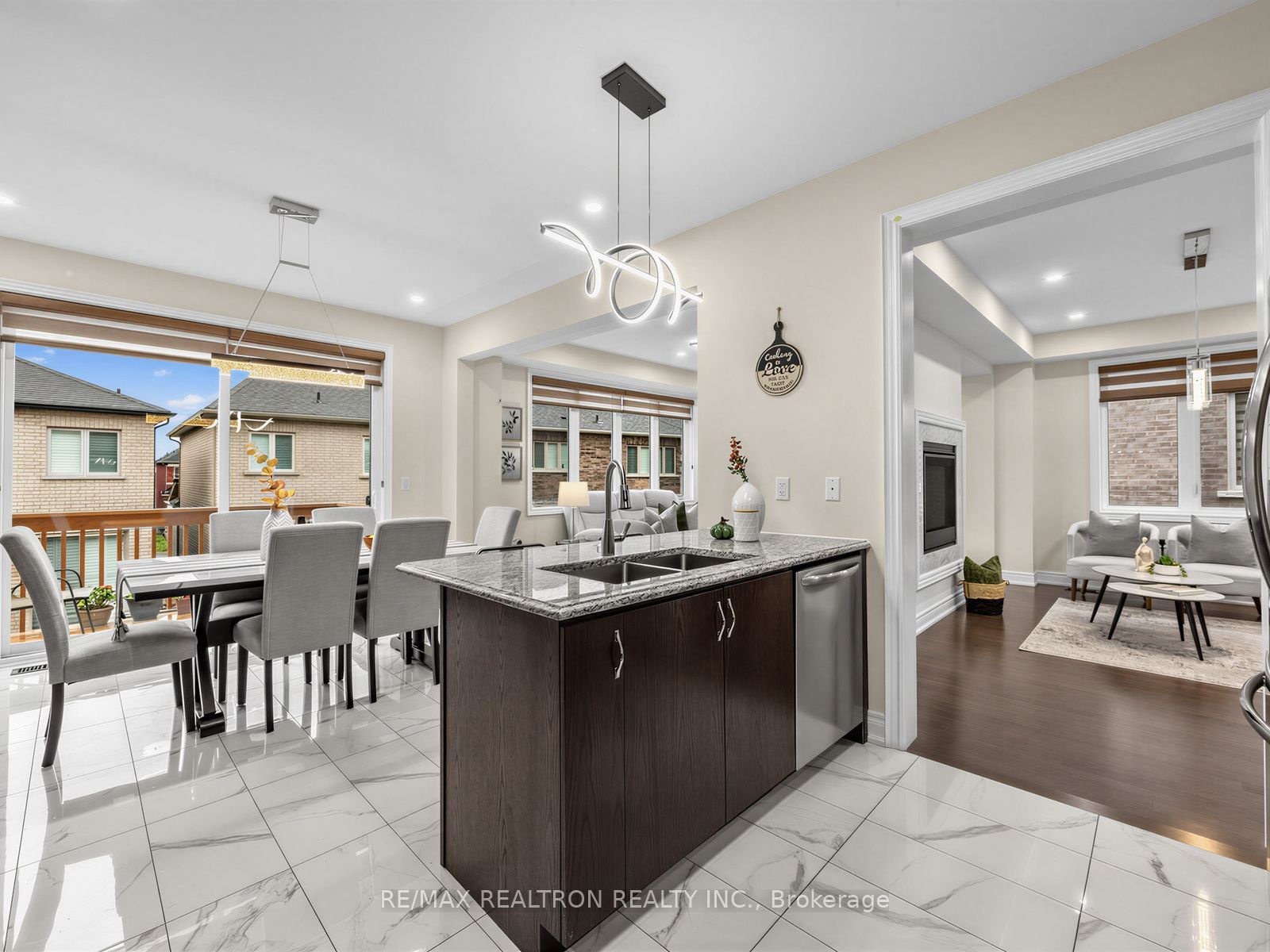 1059 Purus Path Property Photo 9