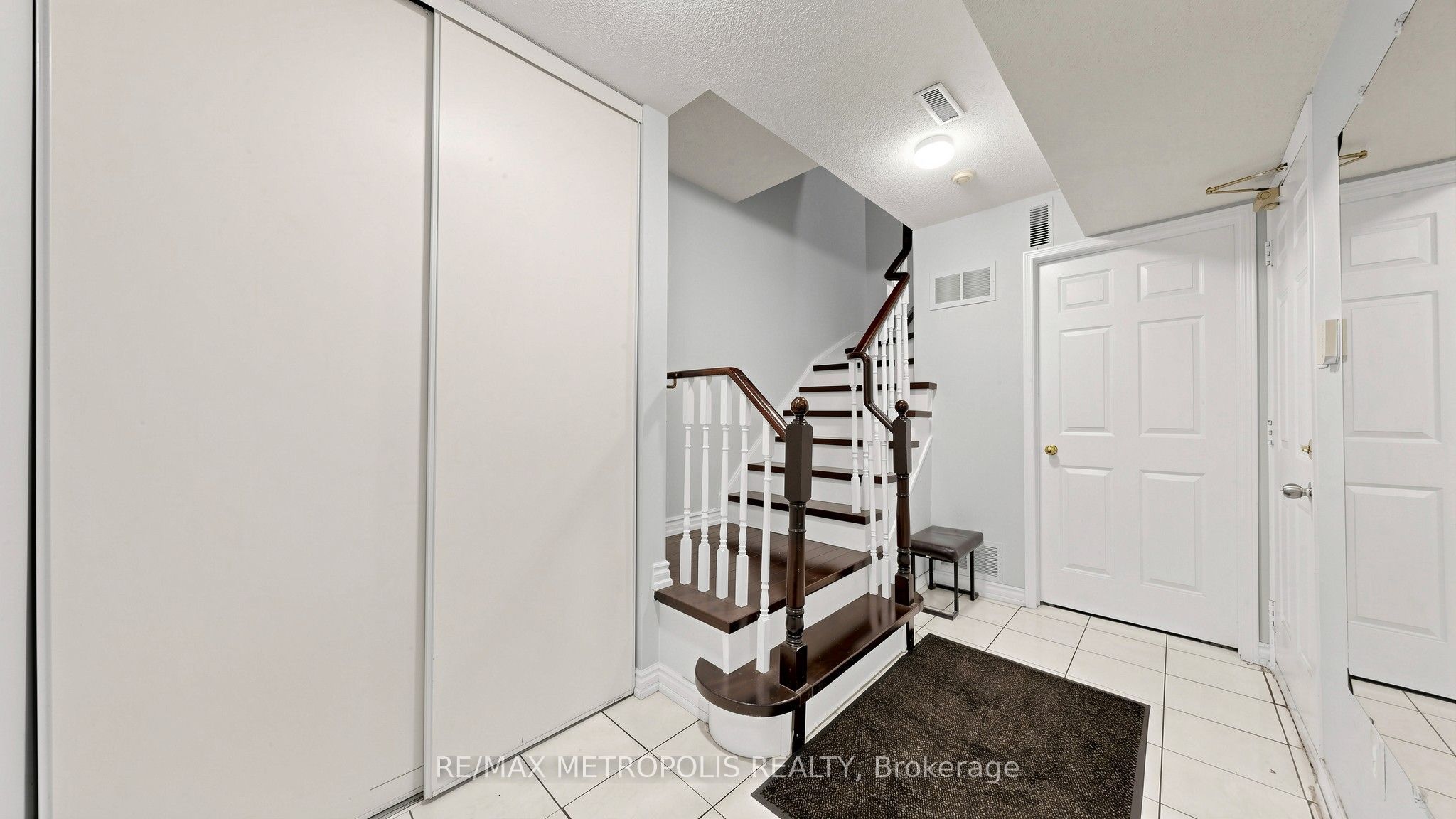 2 Hedge End Road 123 Property Photo 6