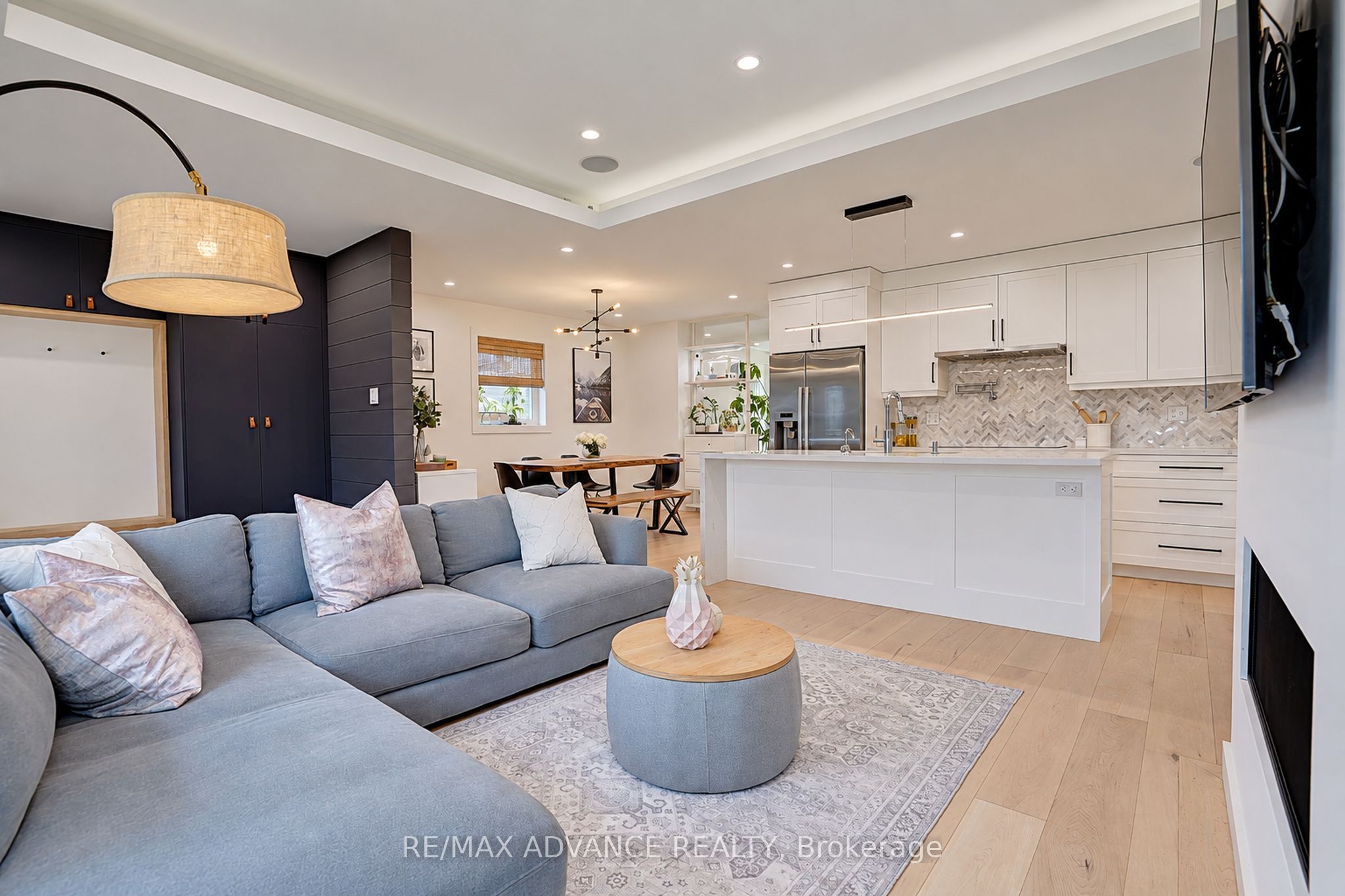 39 Janet Boulevard Property Photo 6