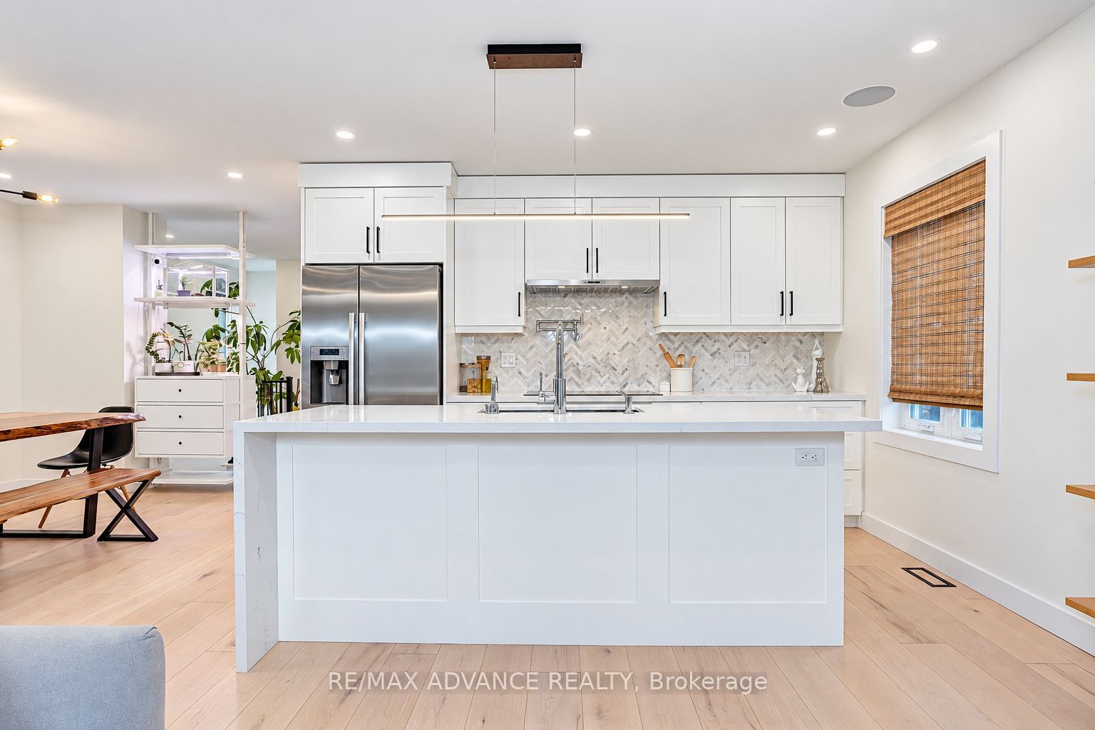 39 Janet Boulevard Property Photo 8