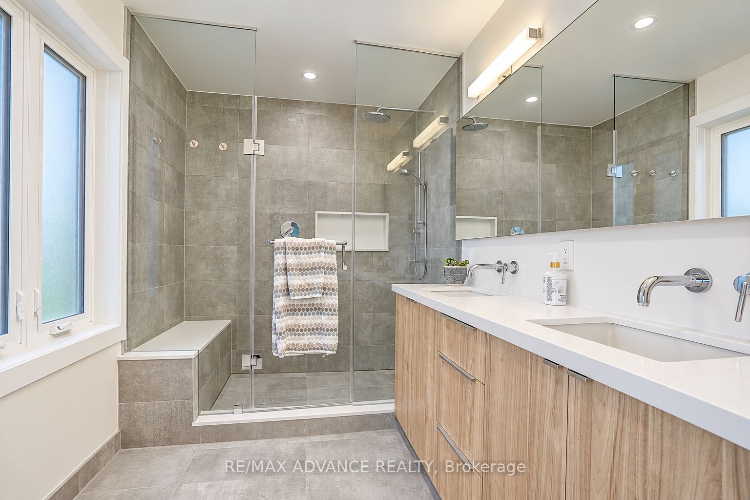 39 Janet Boulevard Property Photo 26