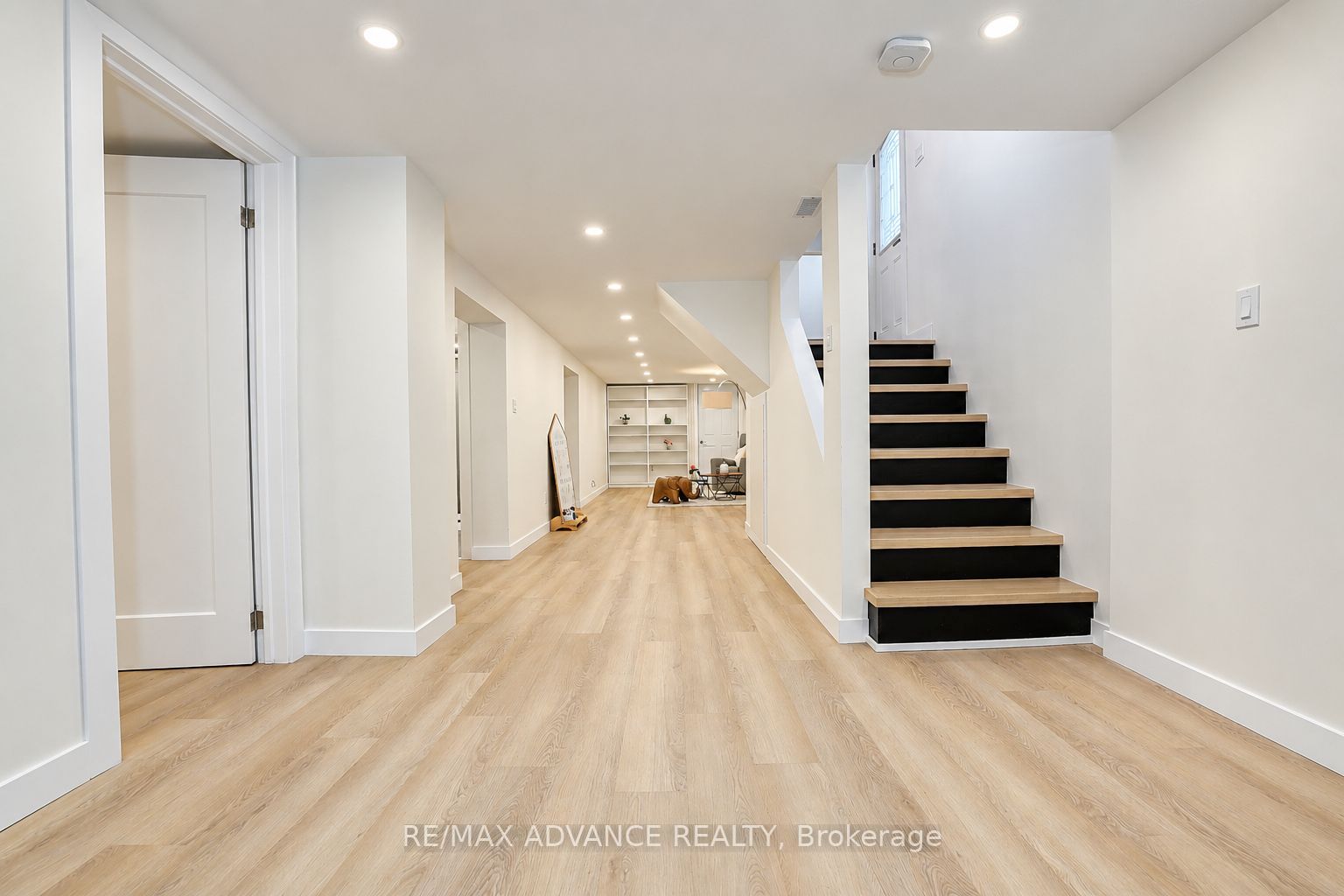 39 Janet Boulevard Property Photo 30