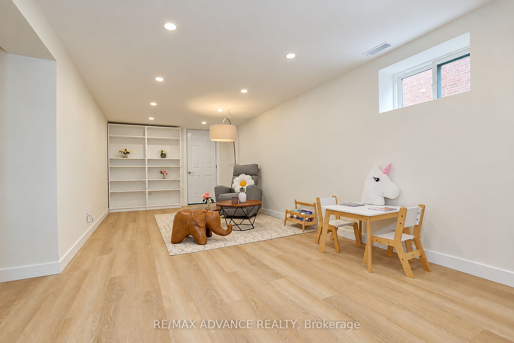 39 Janet Boulevard Property Photo 34