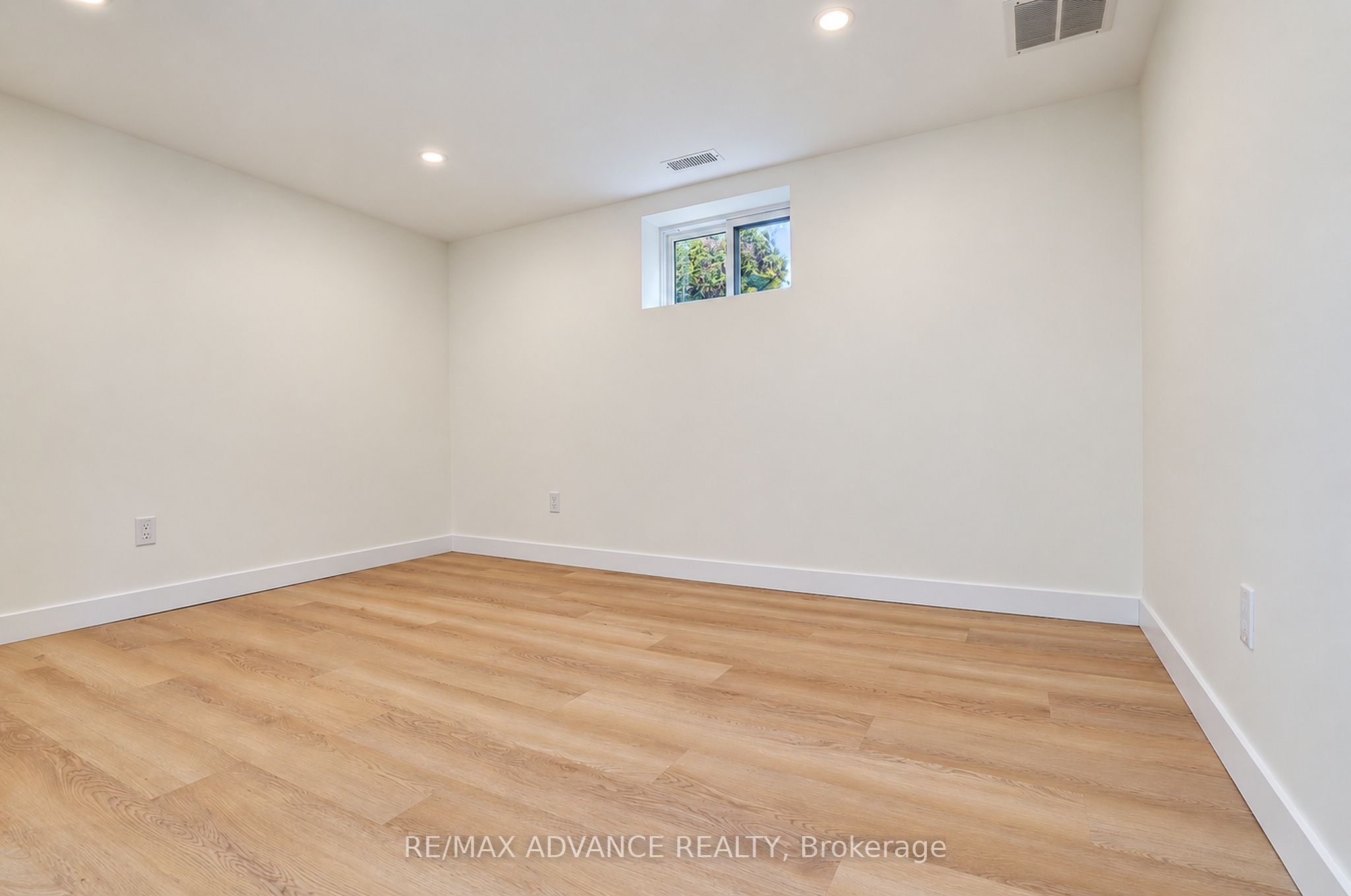 39 Janet Boulevard Property Photo 39