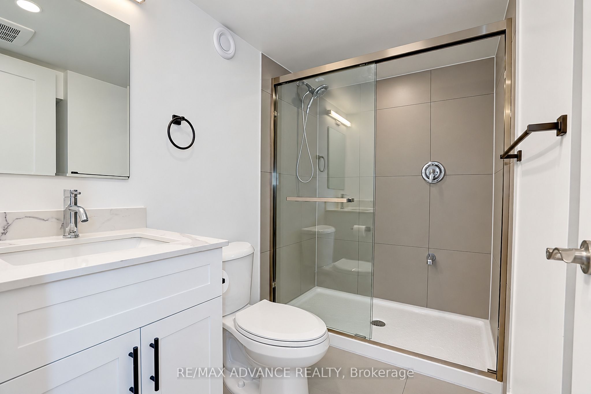 39 Janet Boulevard Property Photo 41