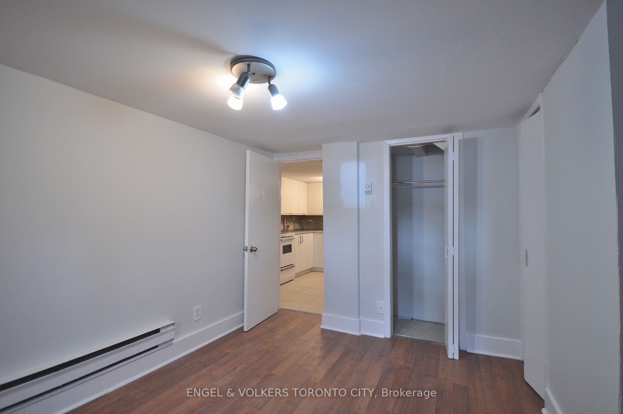 1801 Dundas Street E Main & Basement Property Photo 17
