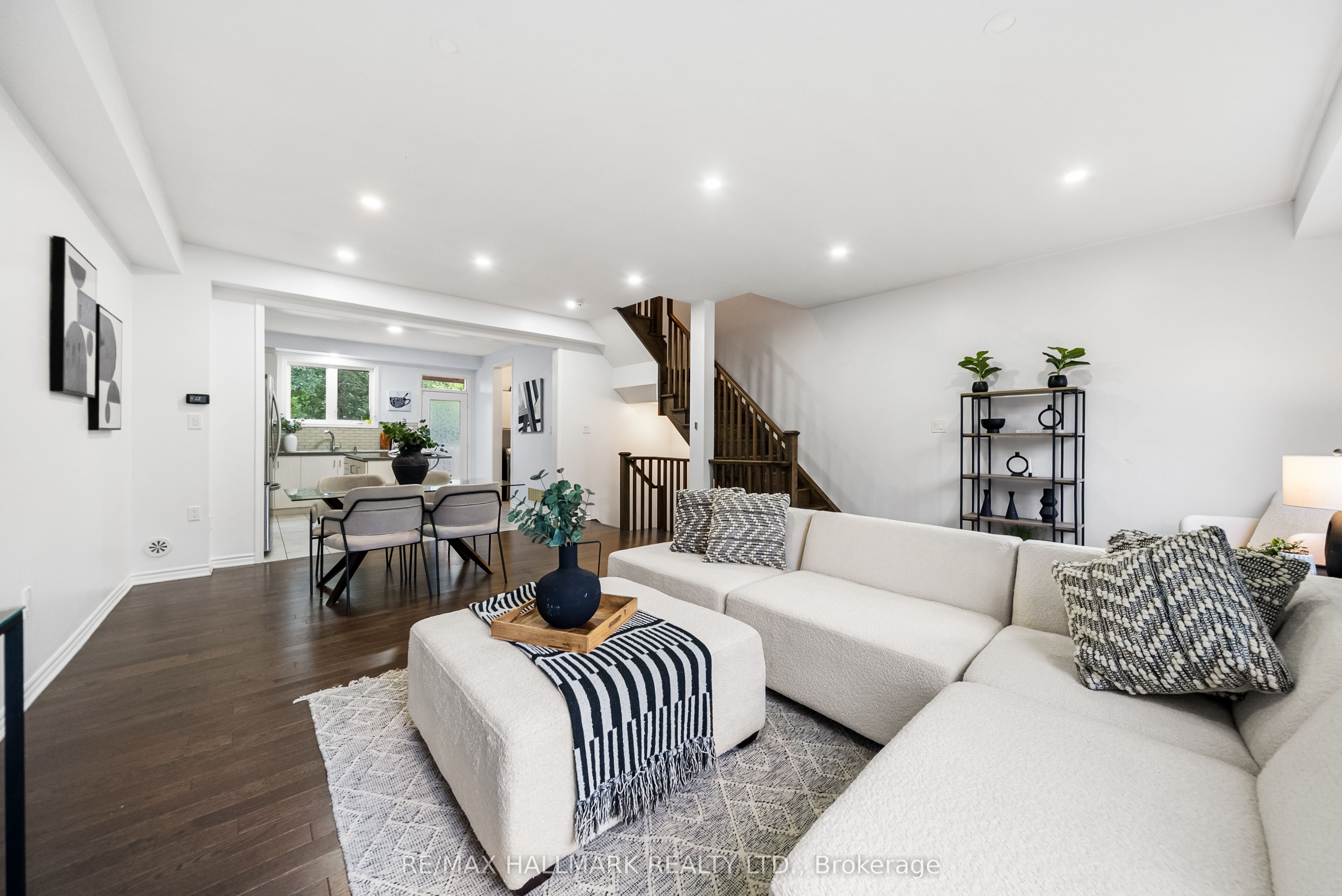 56 Heron Park Place Property Photo 8