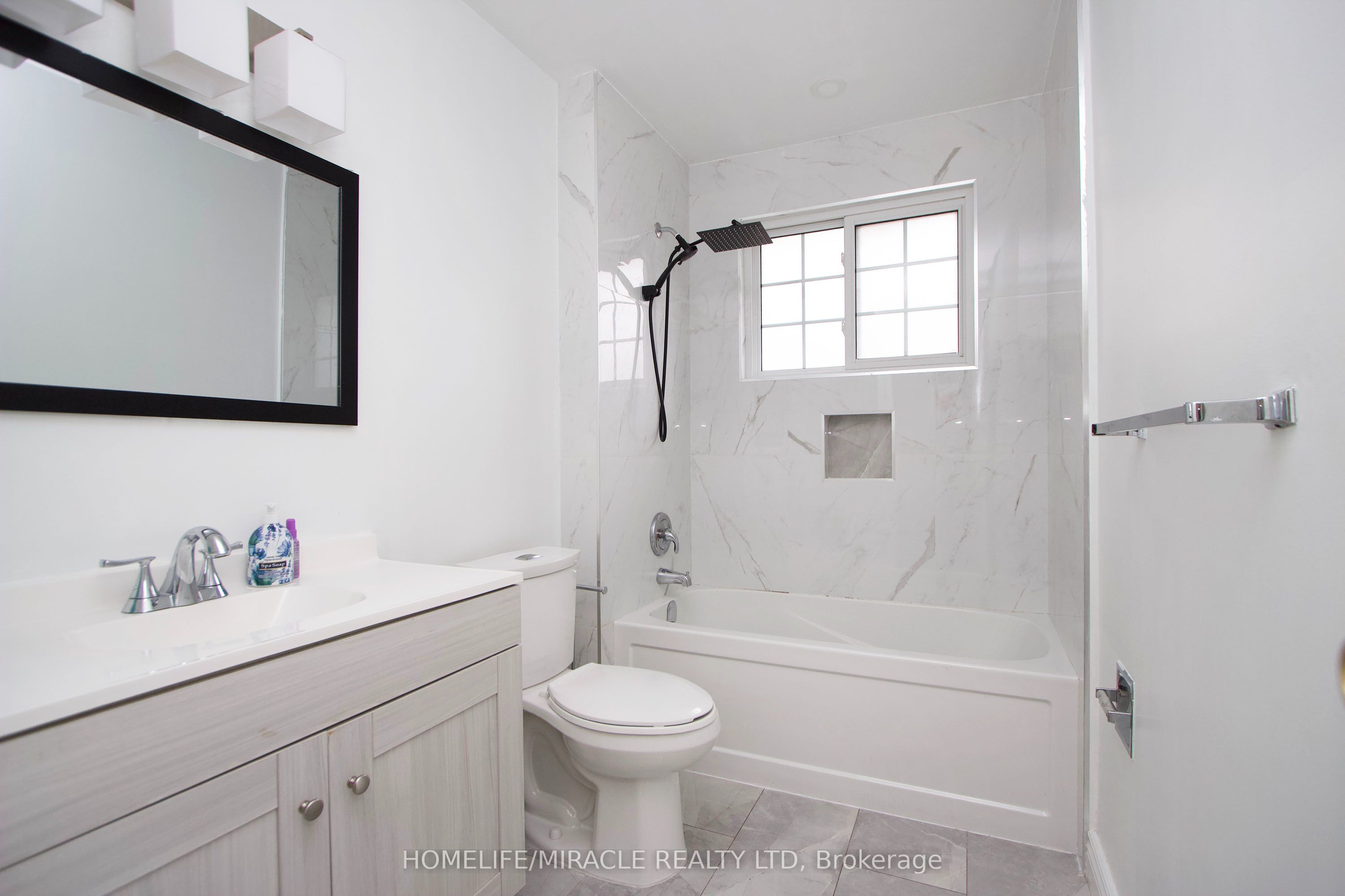 14 Pilkington Crescent N Property Photo 15