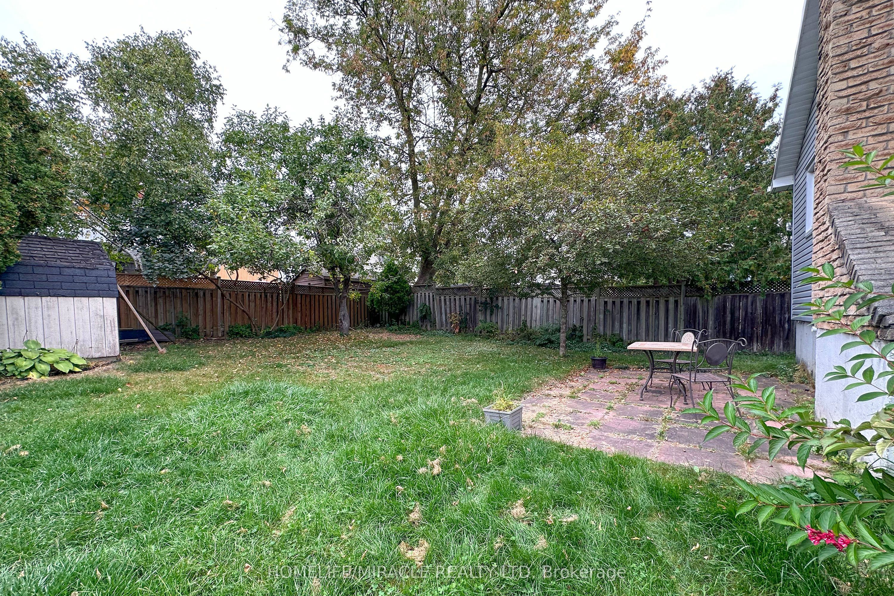 14 Pilkington Crescent N Property Photo 22