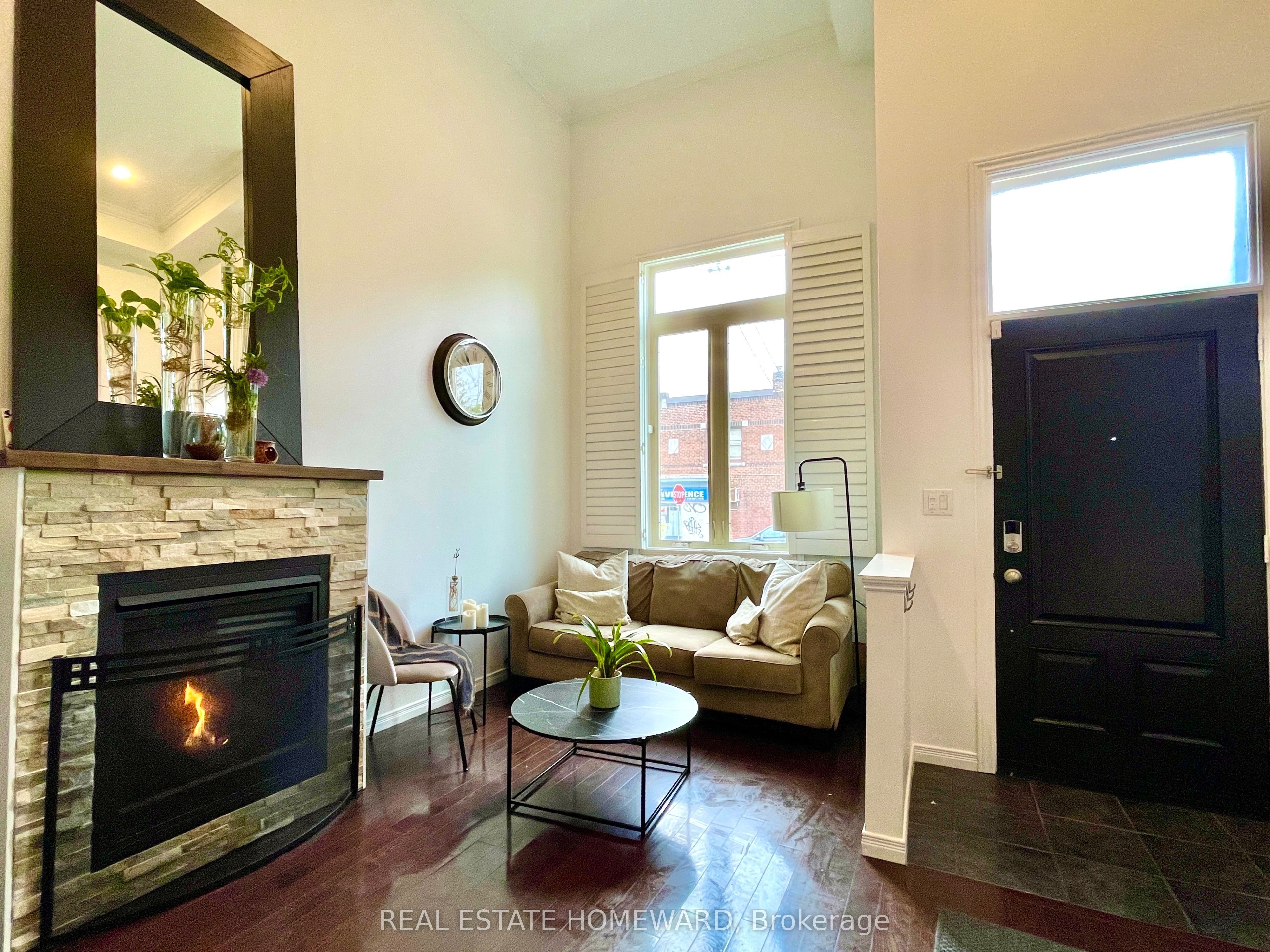 287 Kingswood Road Property Photo 3