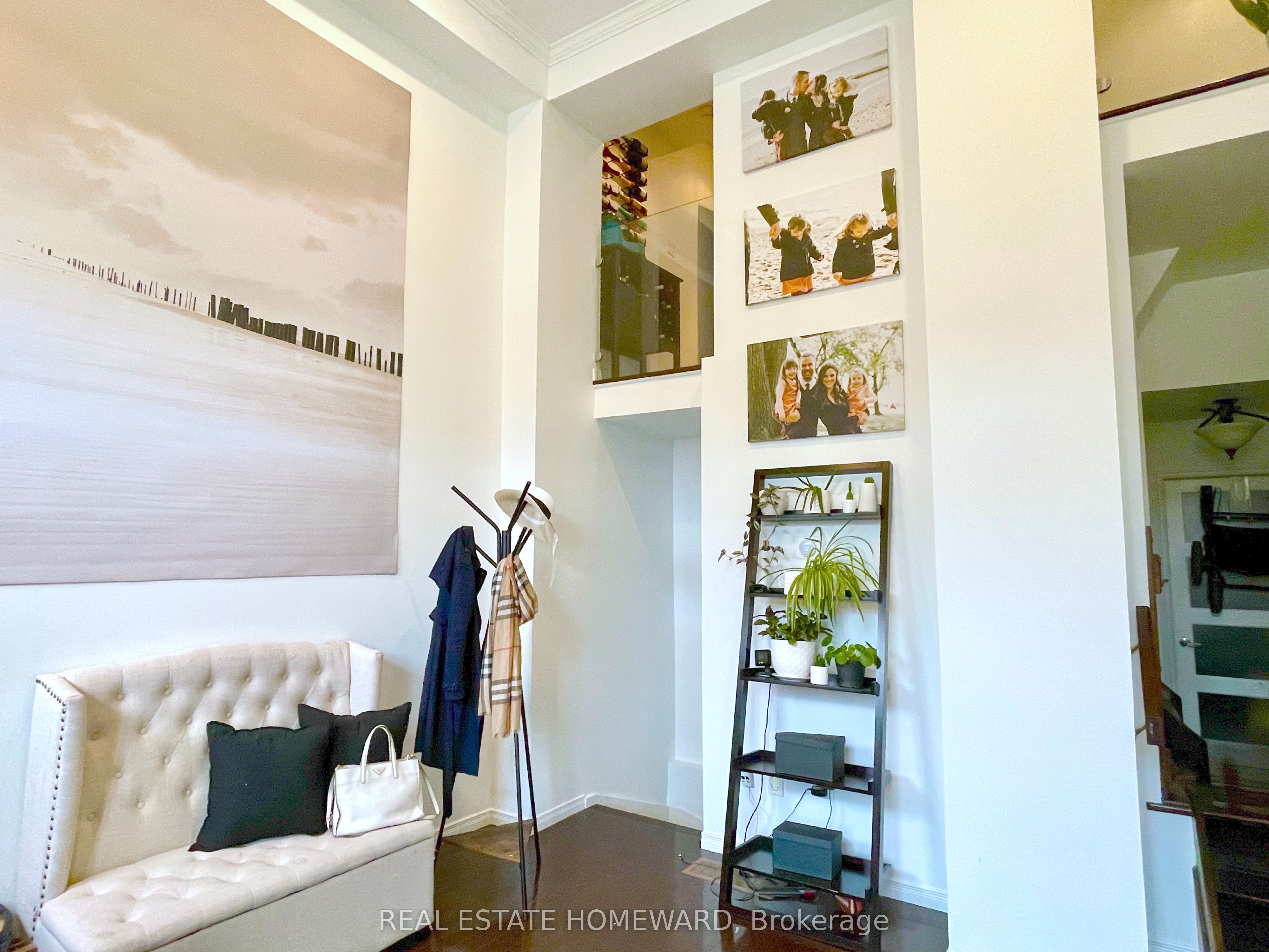 287 Kingswood Road Property Photo 4