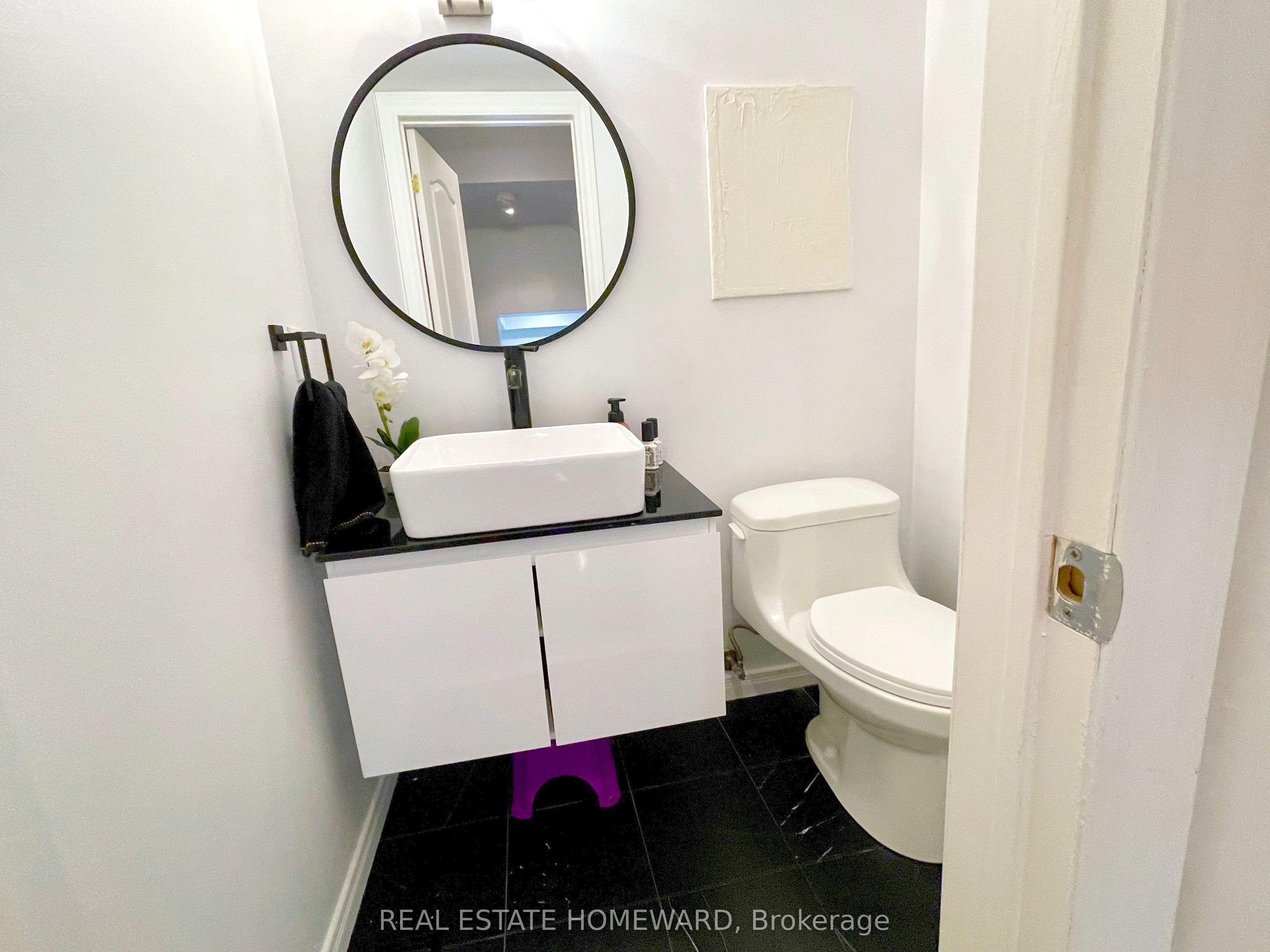 287 Kingswood Road Property Photo 7