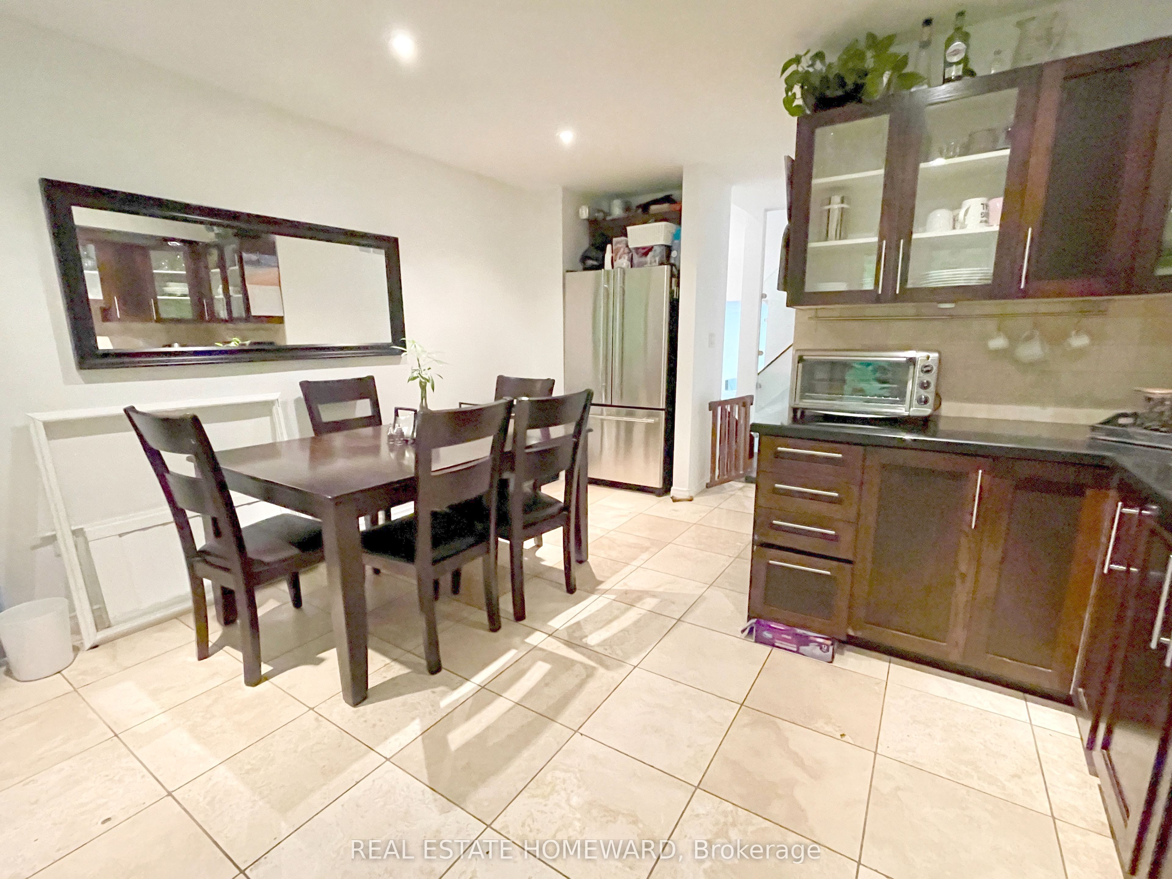 287 Kingswood Road Property Photo 9