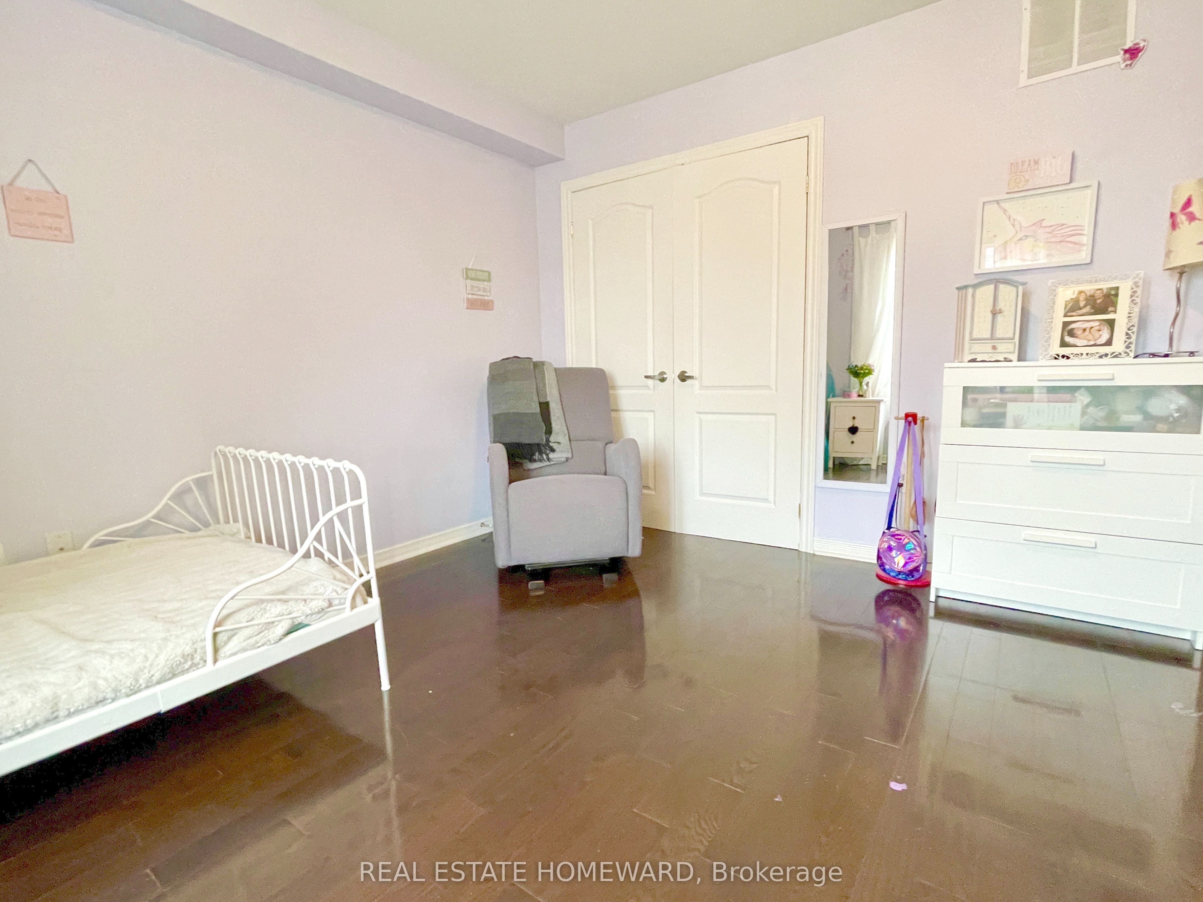 287 Kingswood Road Property Photo 11