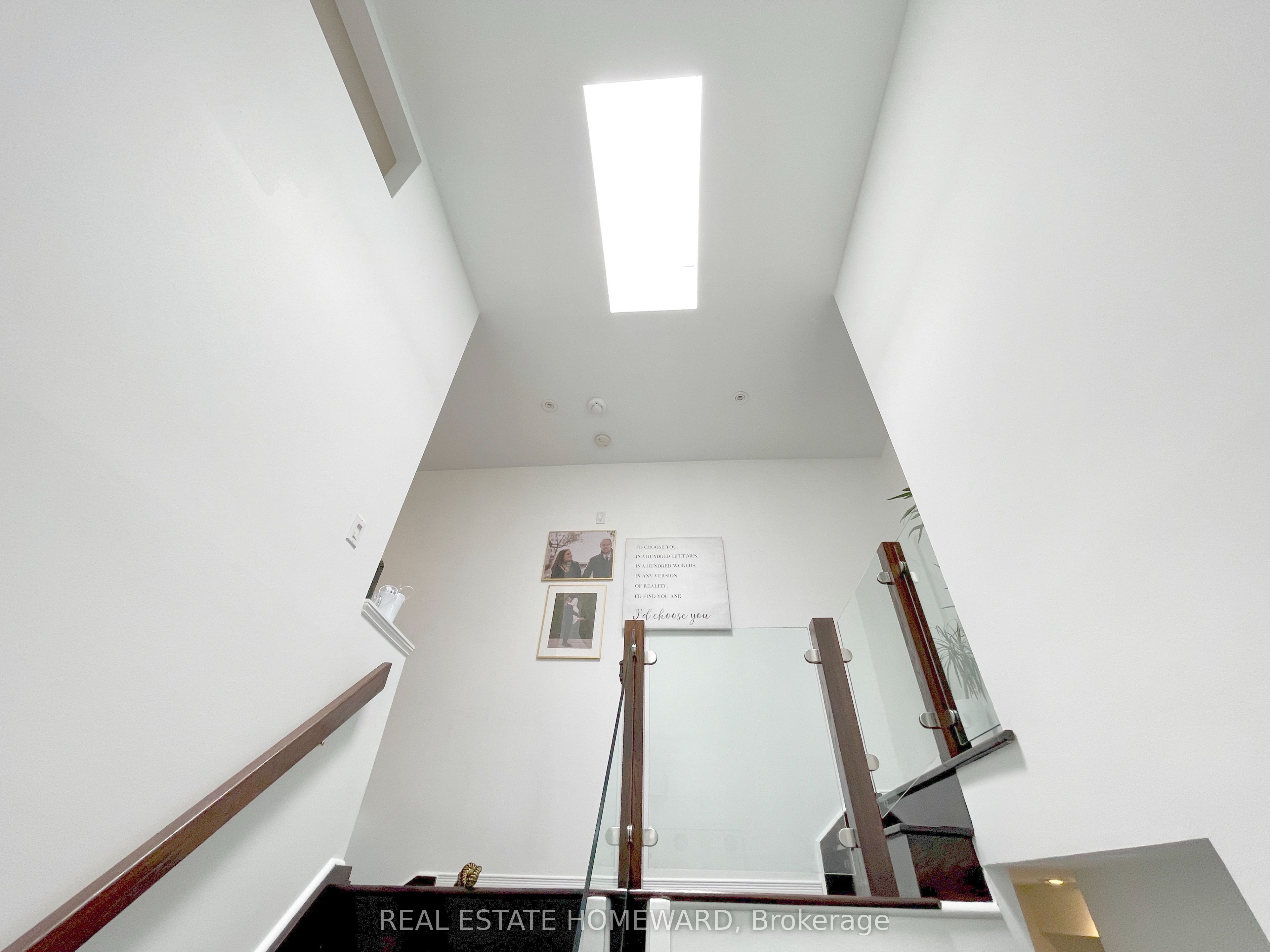 287 Kingswood Road Property Photo 15