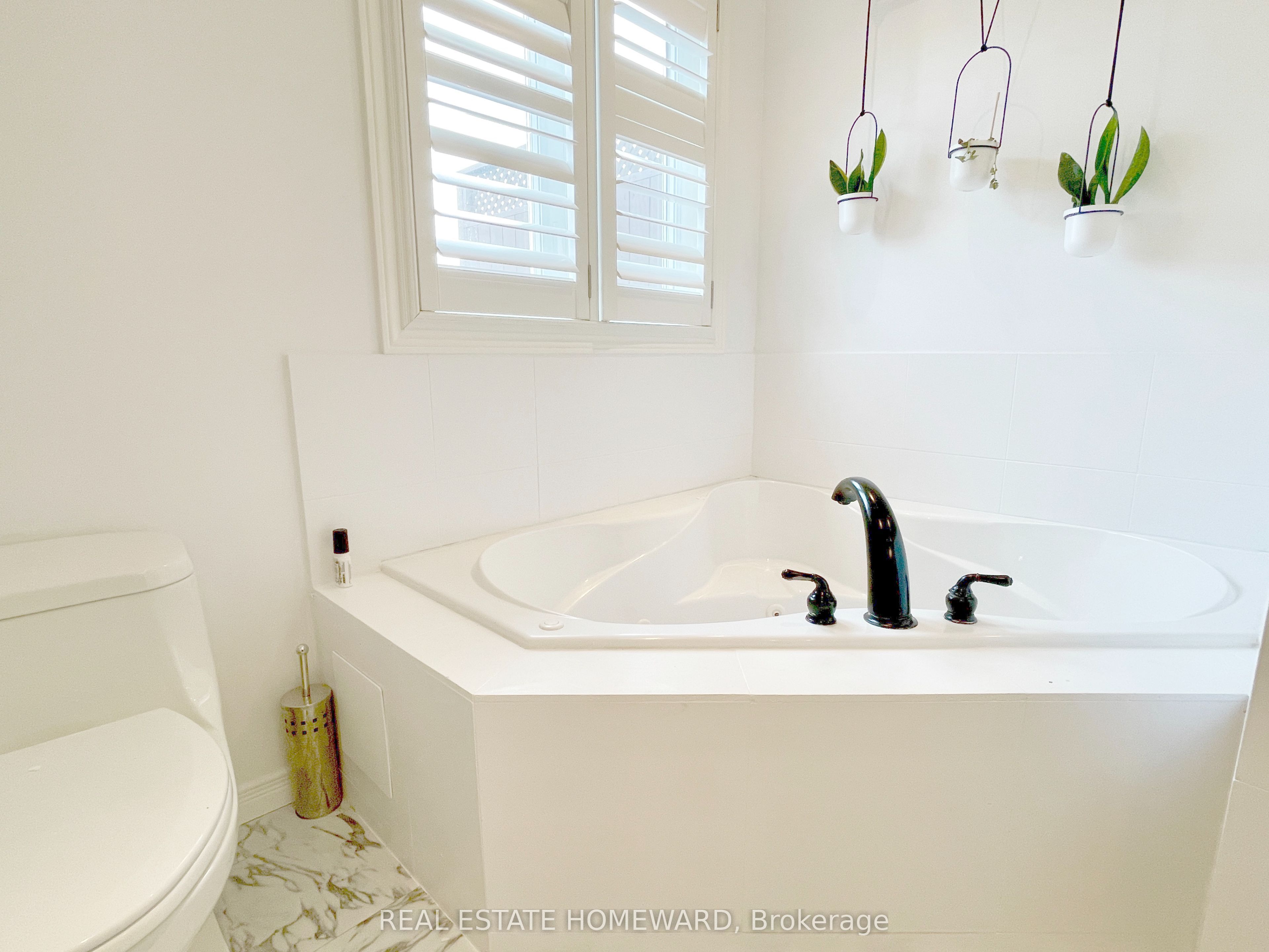 287 Kingswood Road Property Photo 20