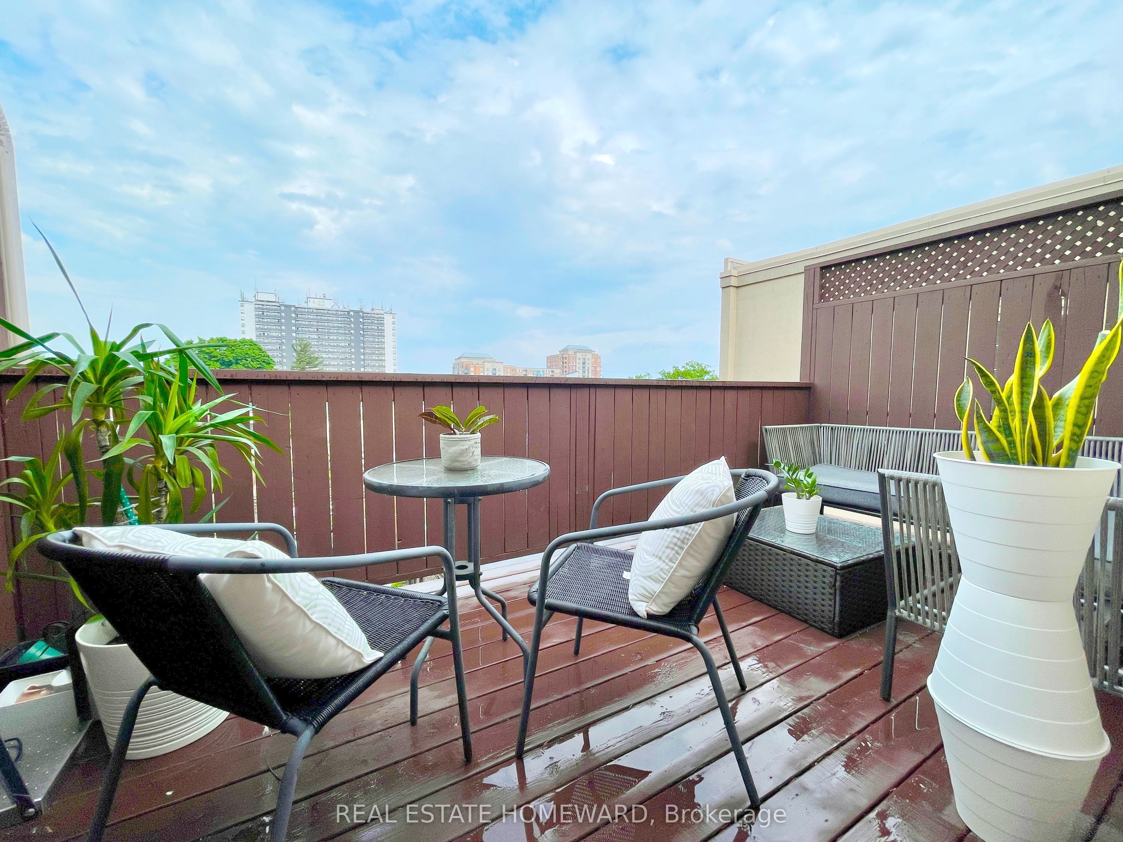 287 Kingswood Road Property Photo 23