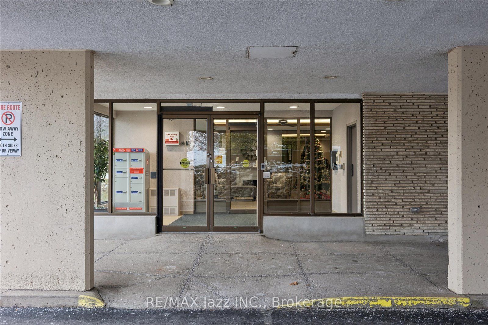120 Elgin Street W 102 Property Photo 2
