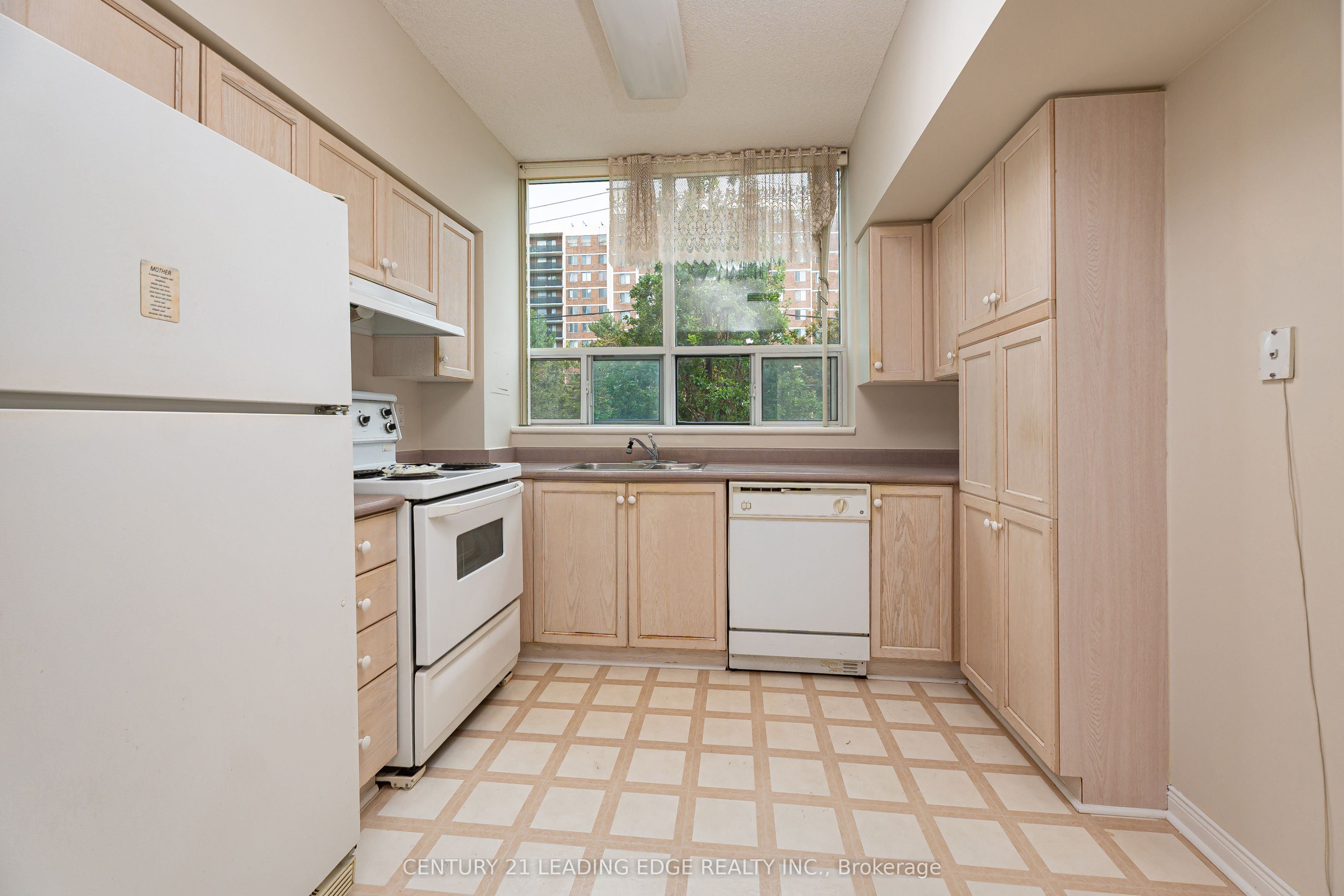 2800 Warden Avenue 104 Property Photo 6