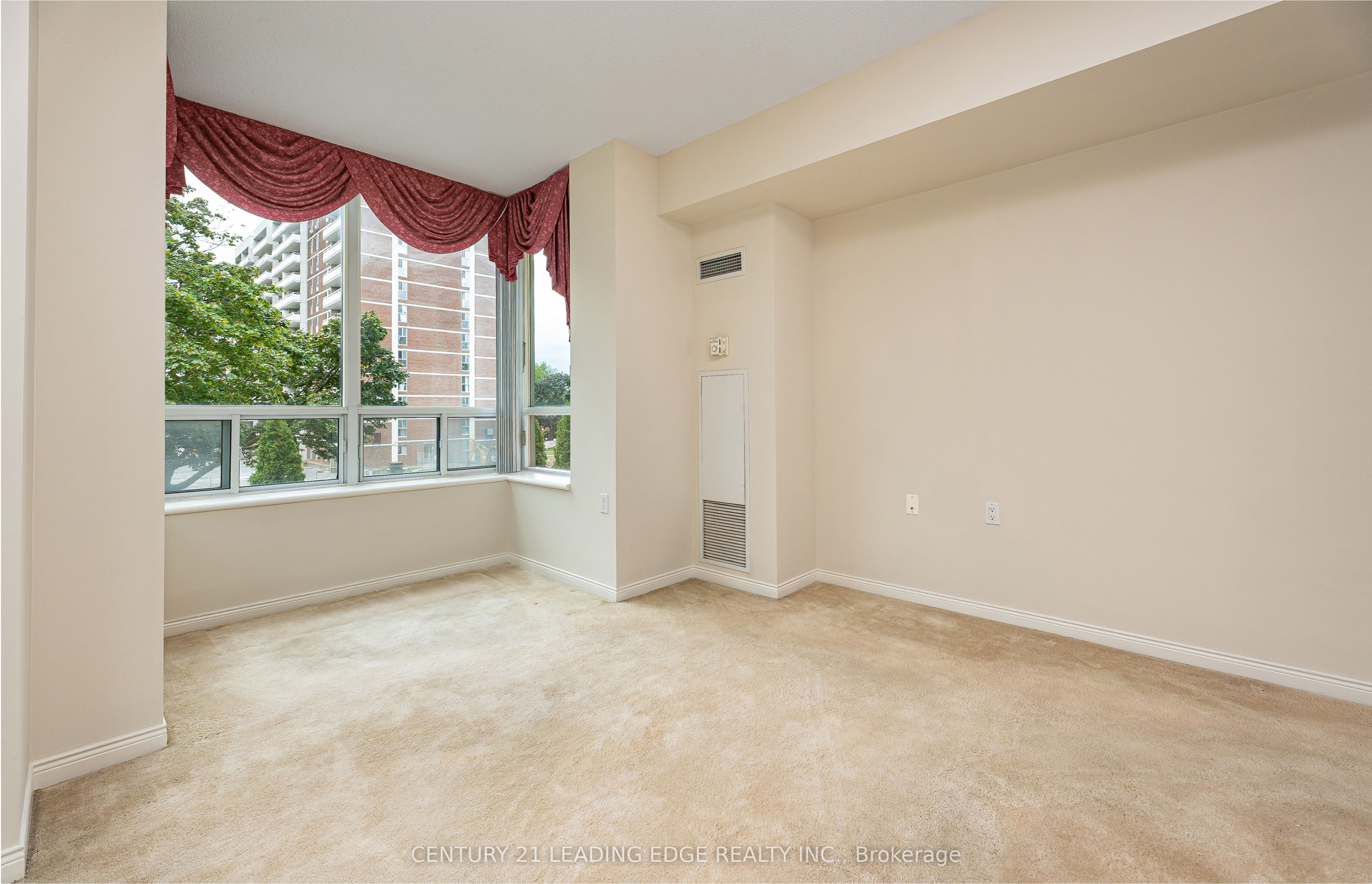2800 Warden Avenue 104 Property Photo 9