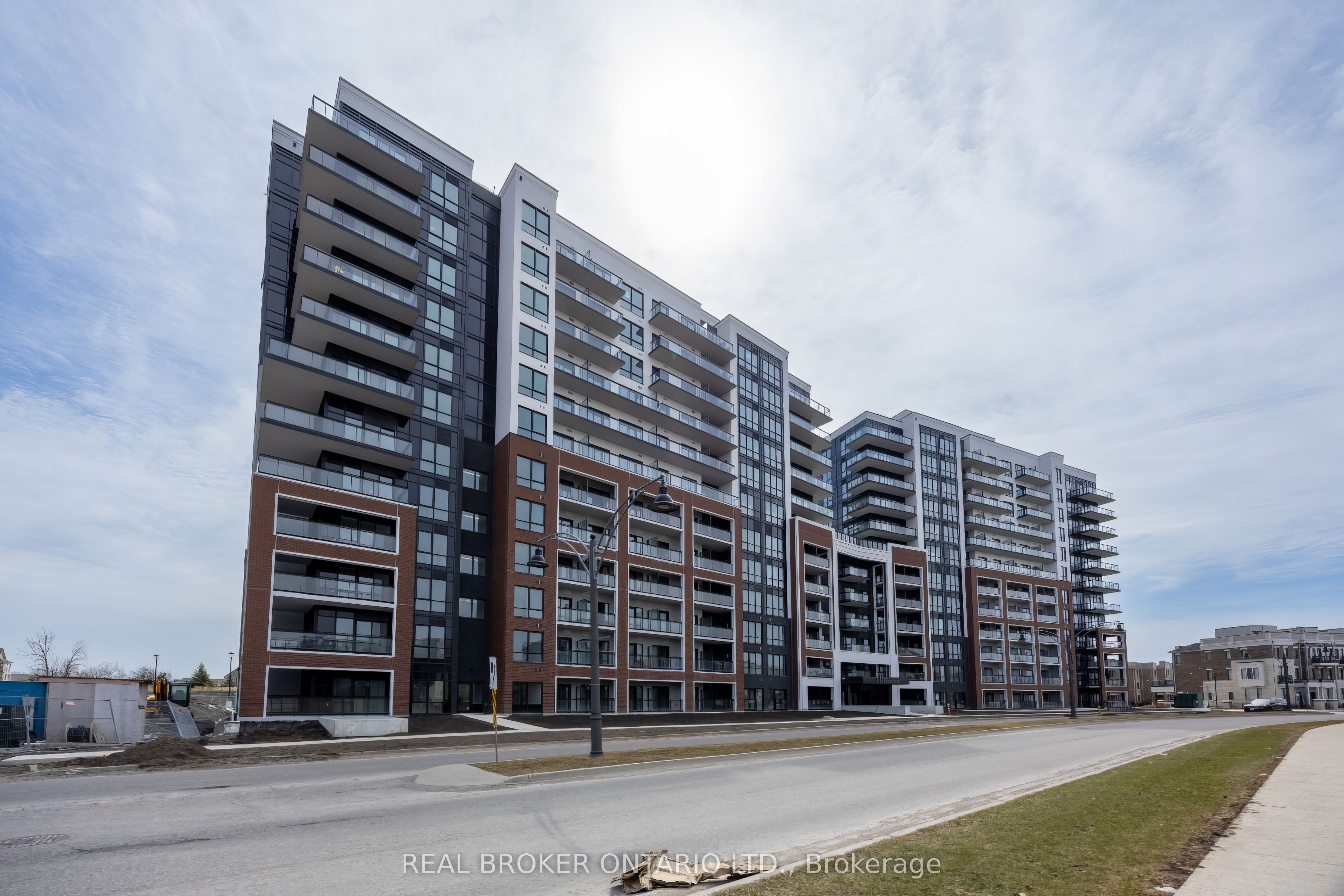 51 Clarington Boulevard 402 Property Photo 1