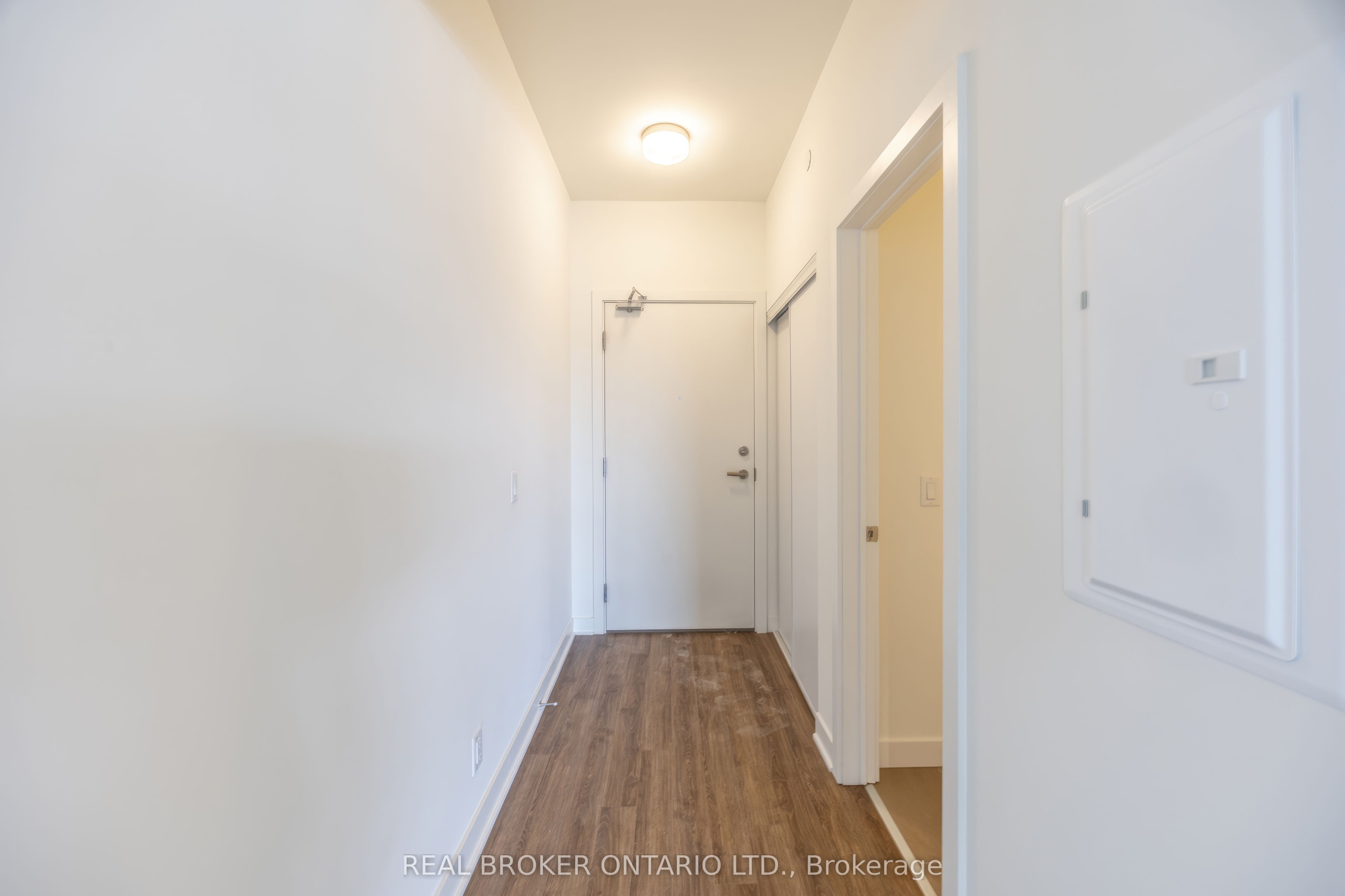 51 Clarington Boulevard 402 Property Photo 3
