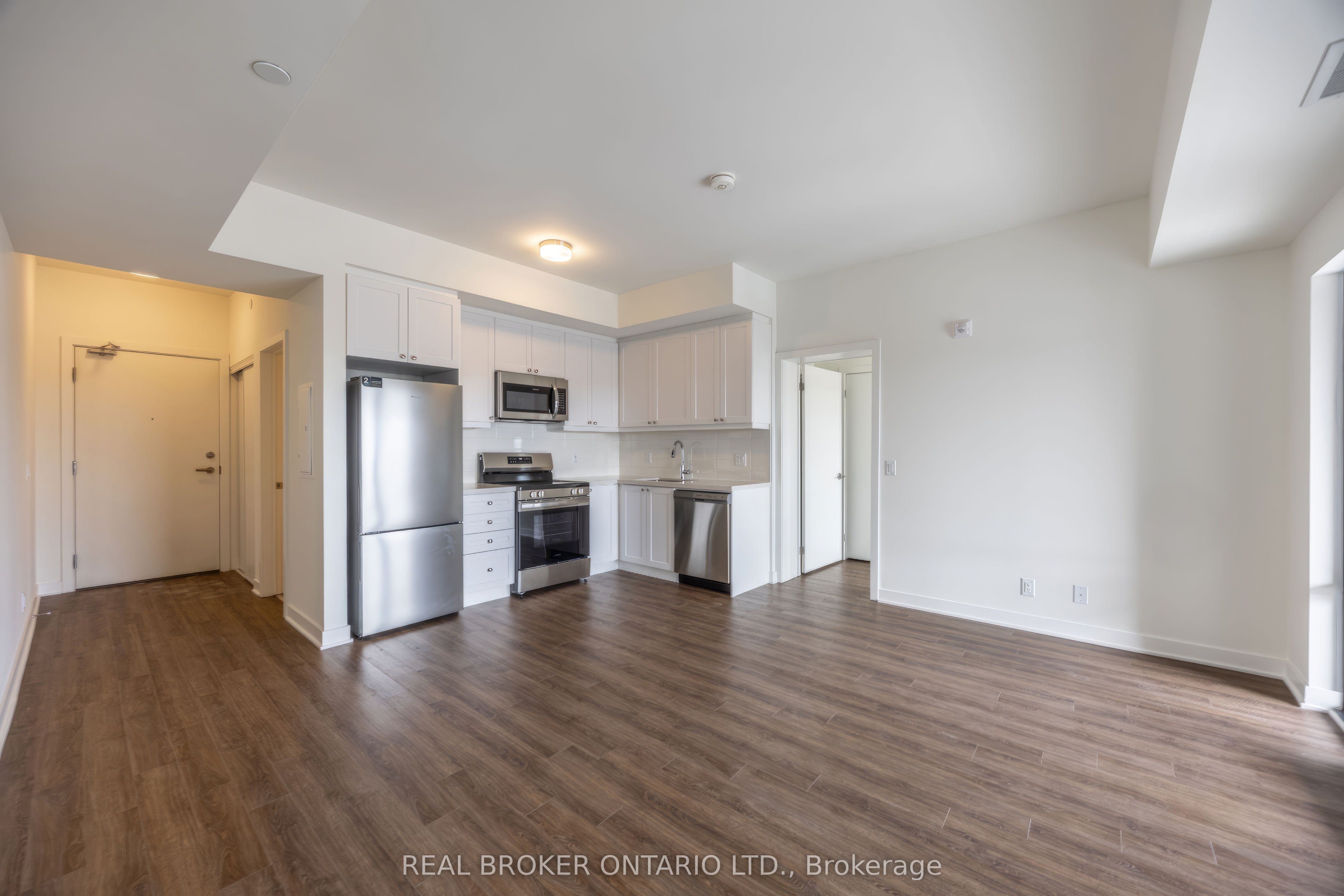 51 Clarington Boulevard 402 Property Photo 6