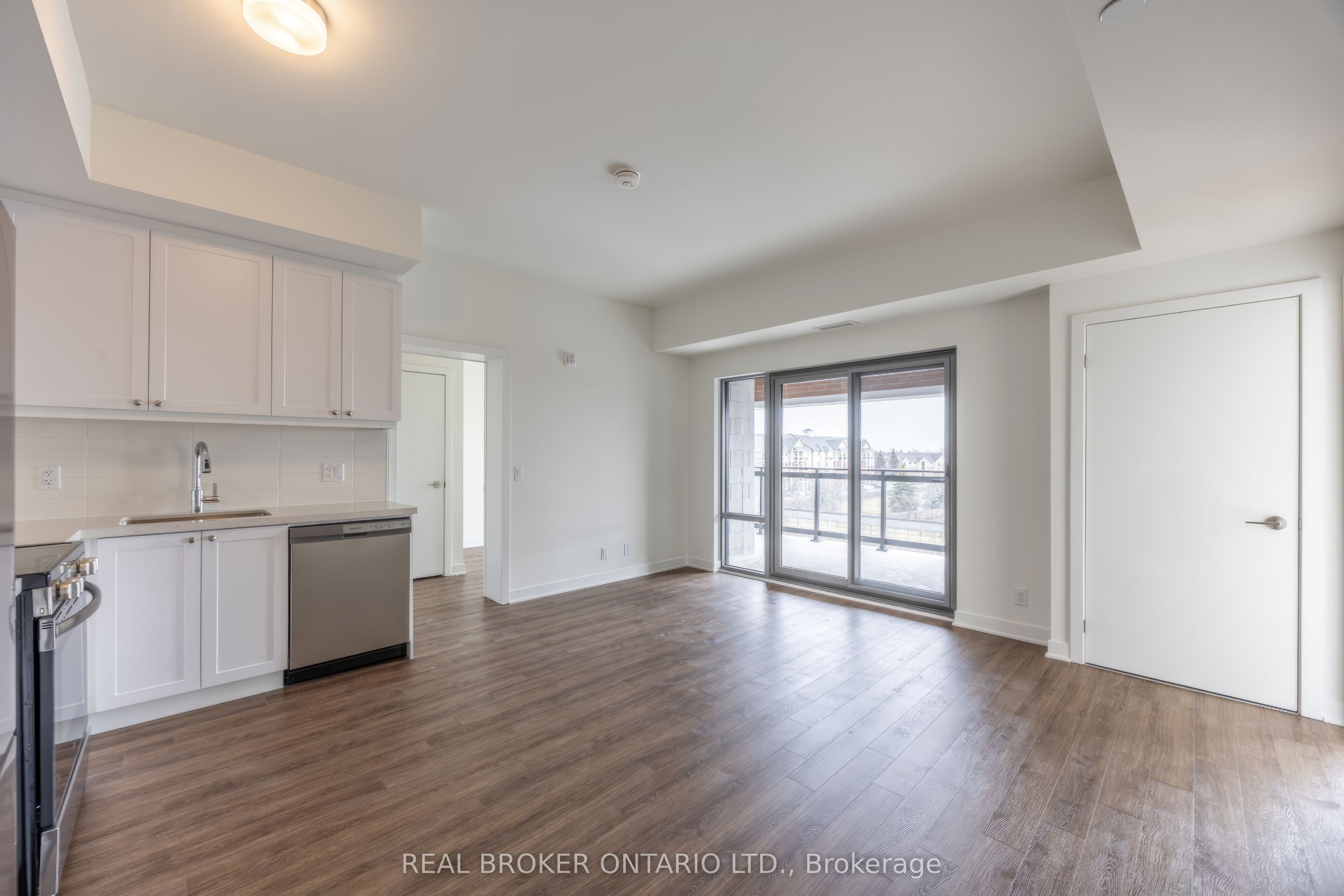 51 Clarington Boulevard 402 Property Photo 7