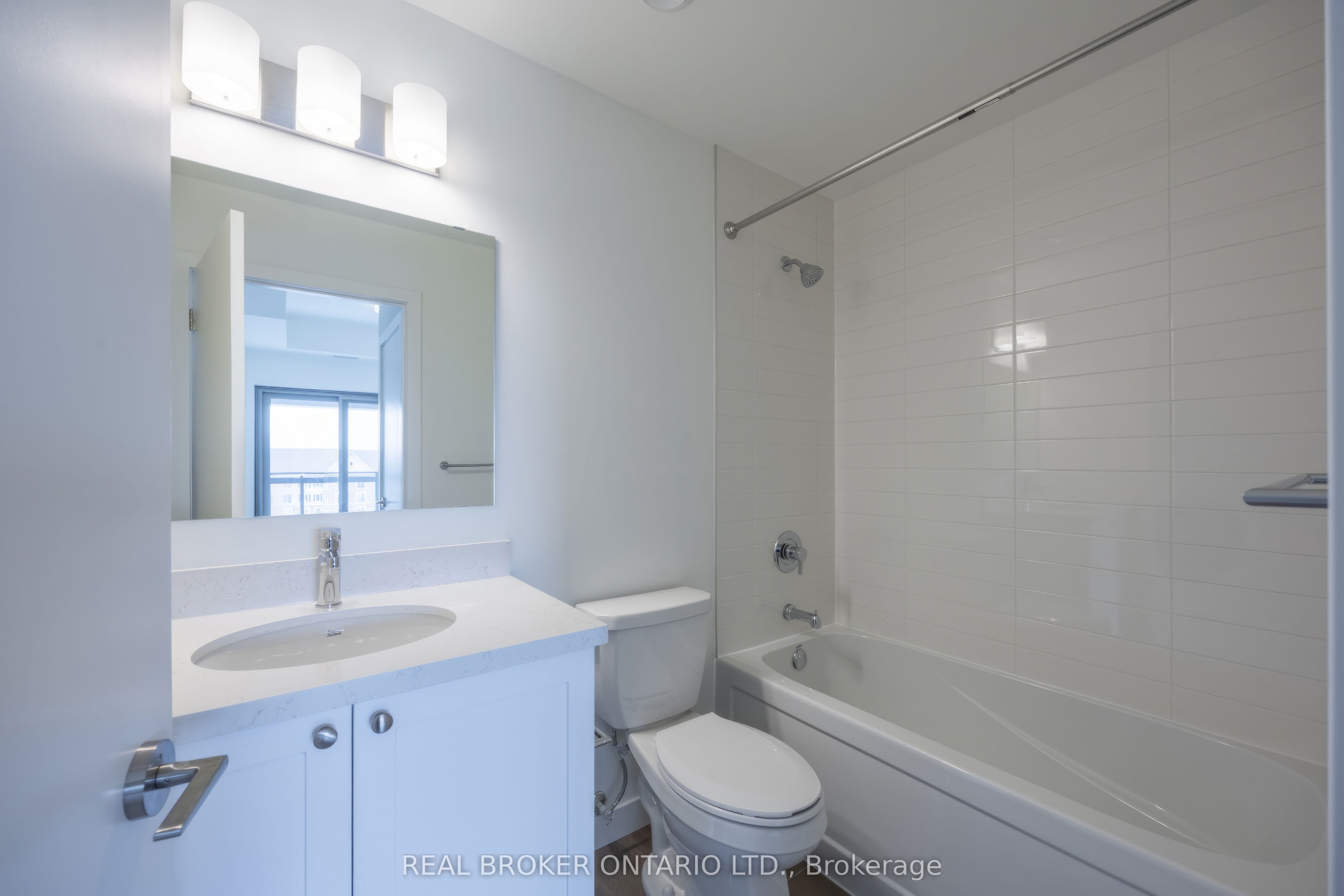 51 Clarington Boulevard 402 Property Photo 11
