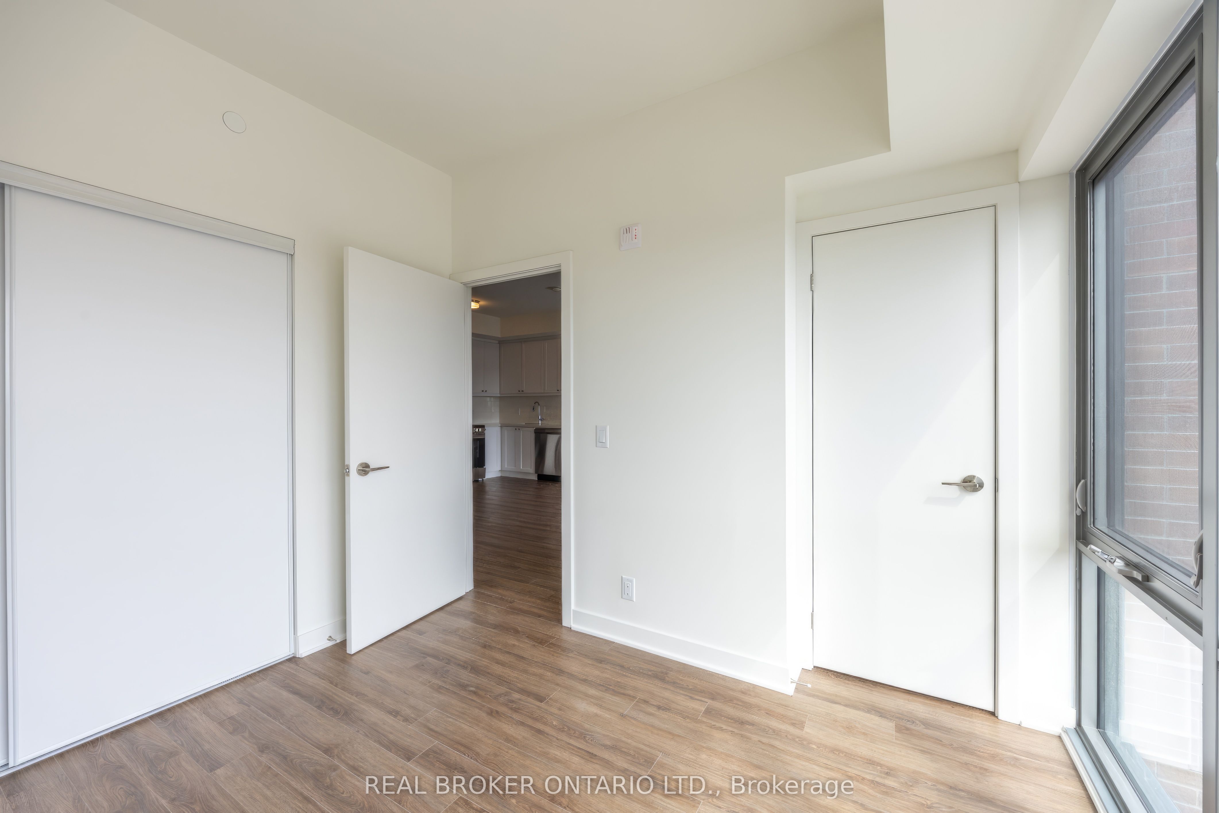 51 Clarington Boulevard 402 Property Photo 14