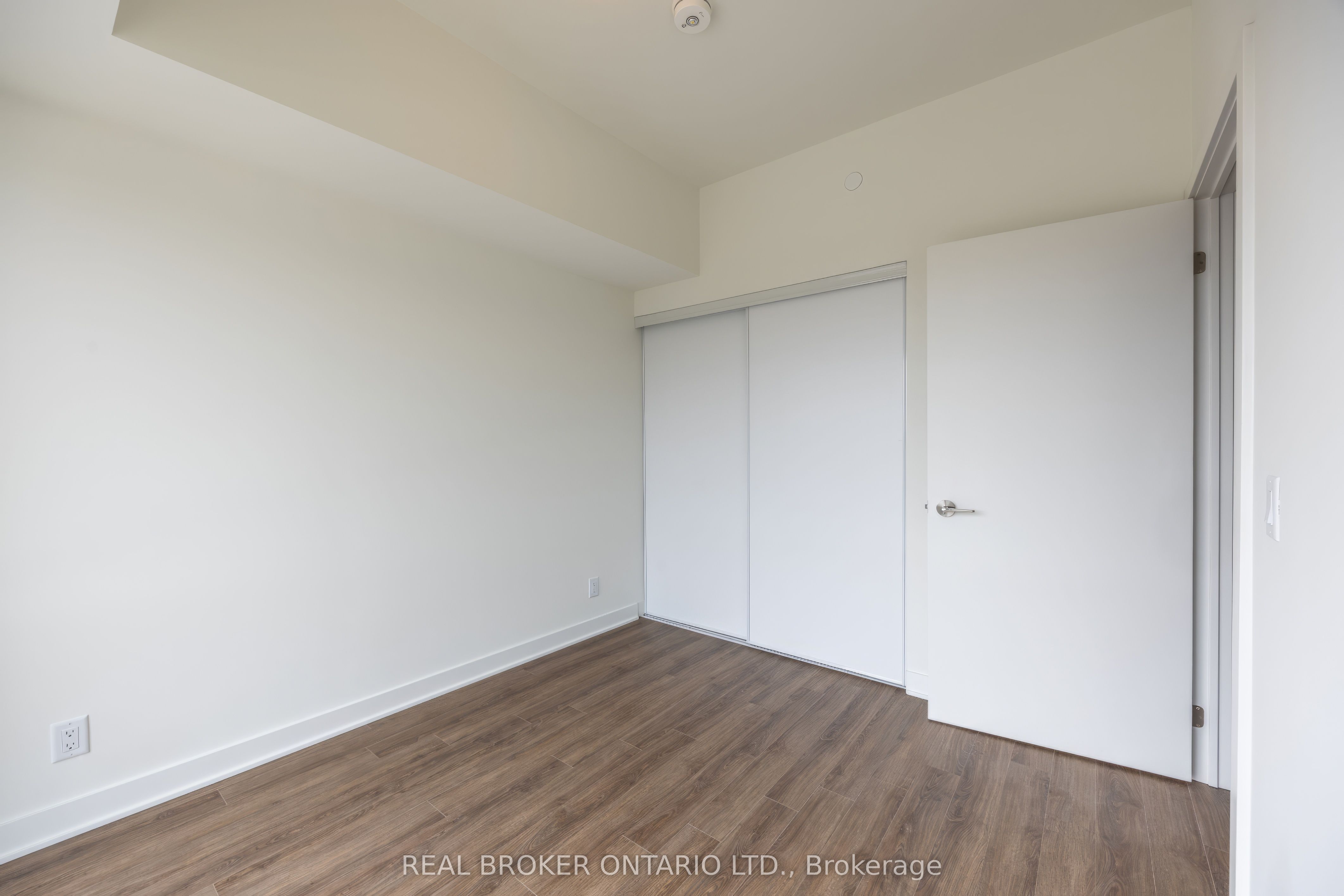 51 Clarington Boulevard 402 Property Photo 15